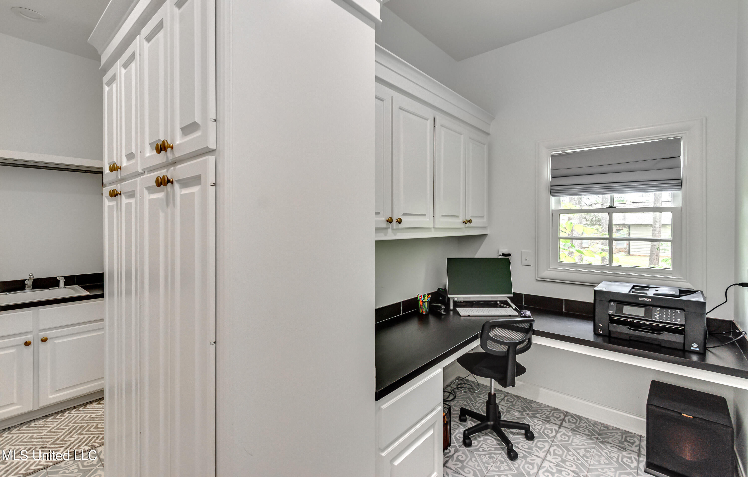 107 Chadwyck Court Property Photo 40