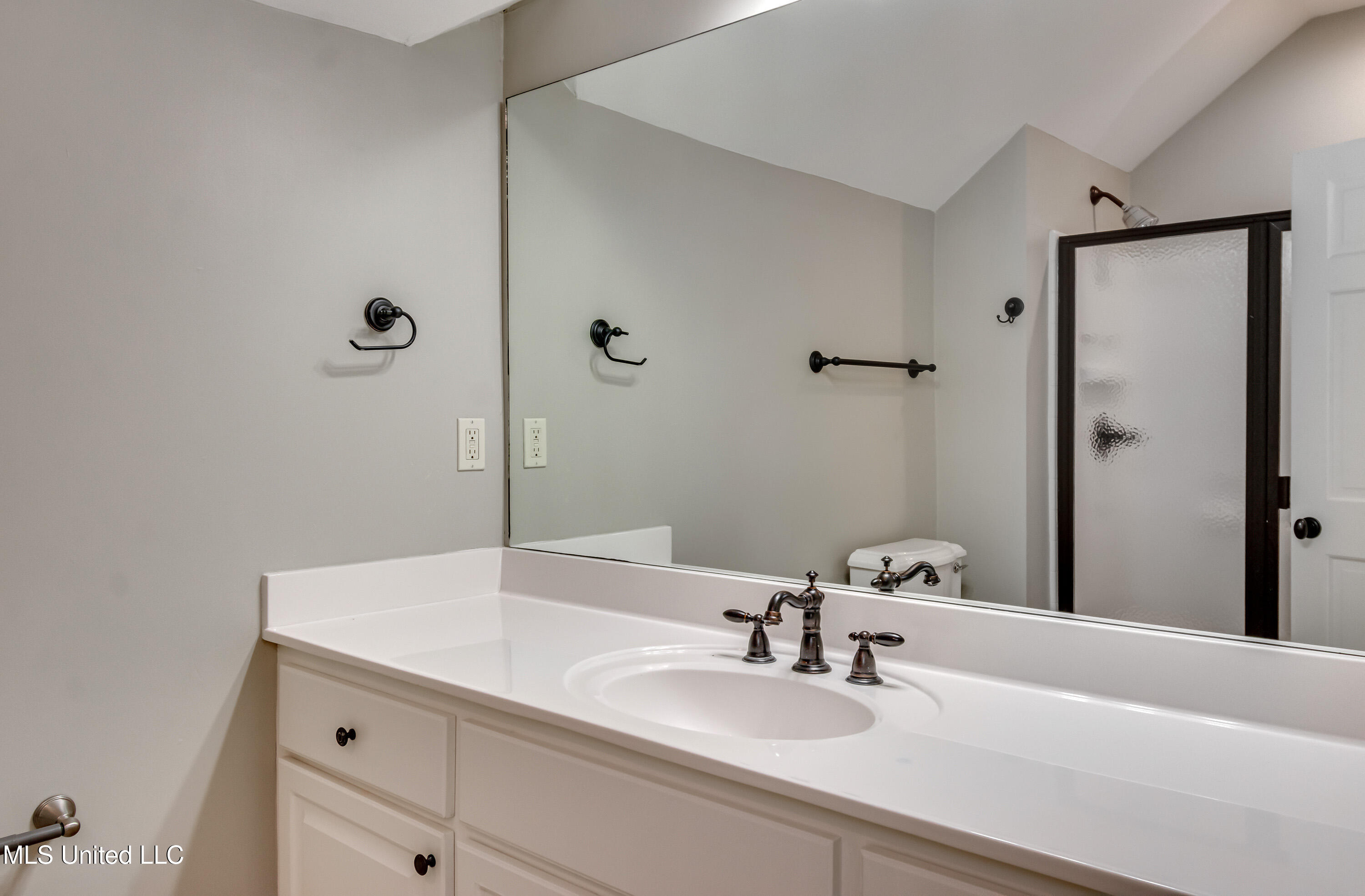 107 Chadwyck Court Property Photo 45