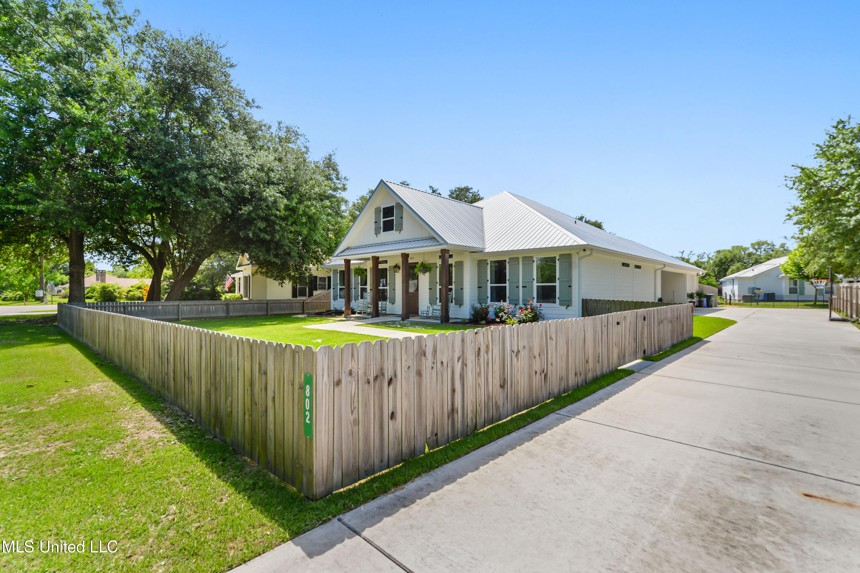 802 Old Spanish Trail Property Photo 3