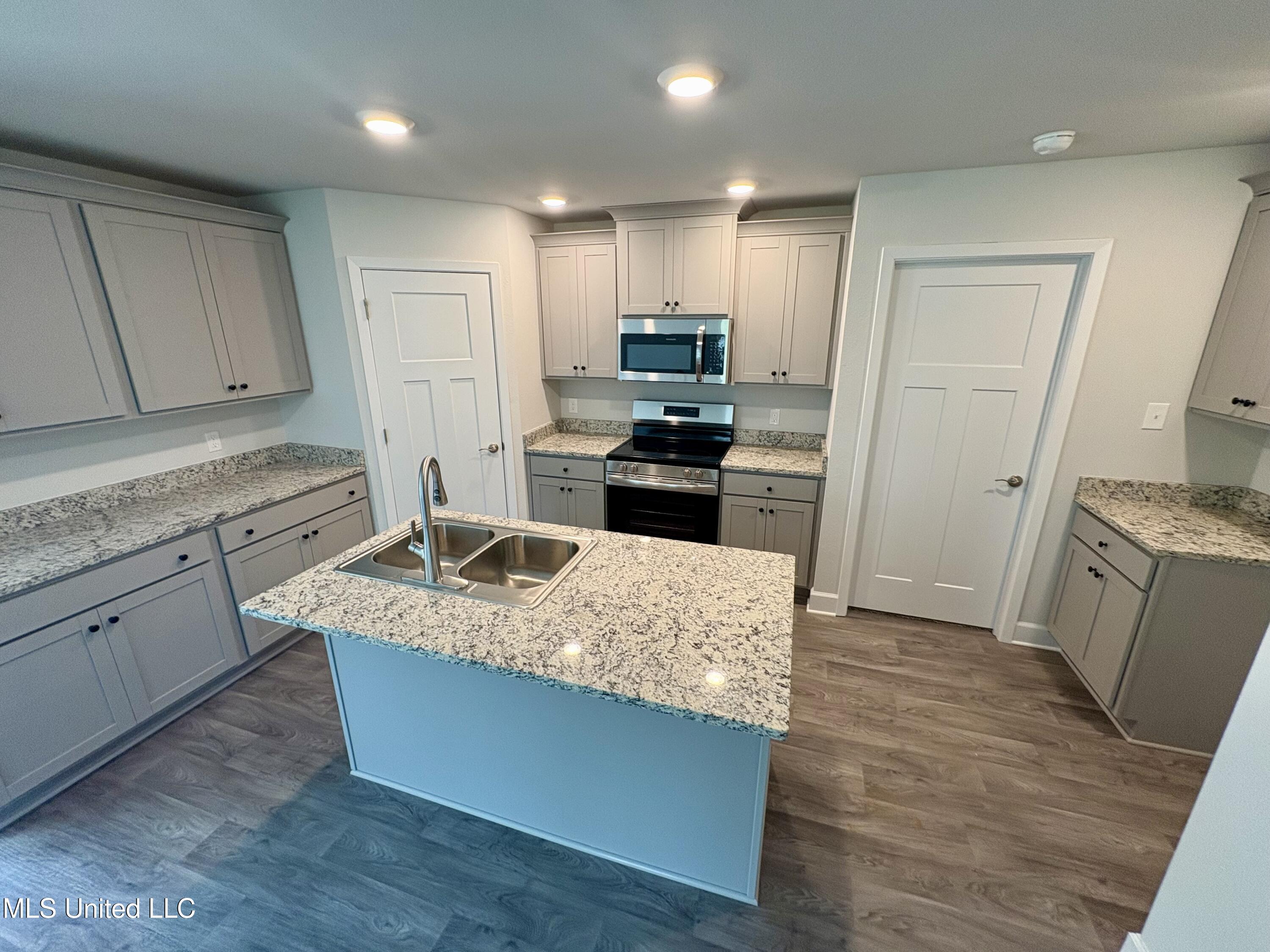 18051 Tiffany Renee Drive Property Photo 2