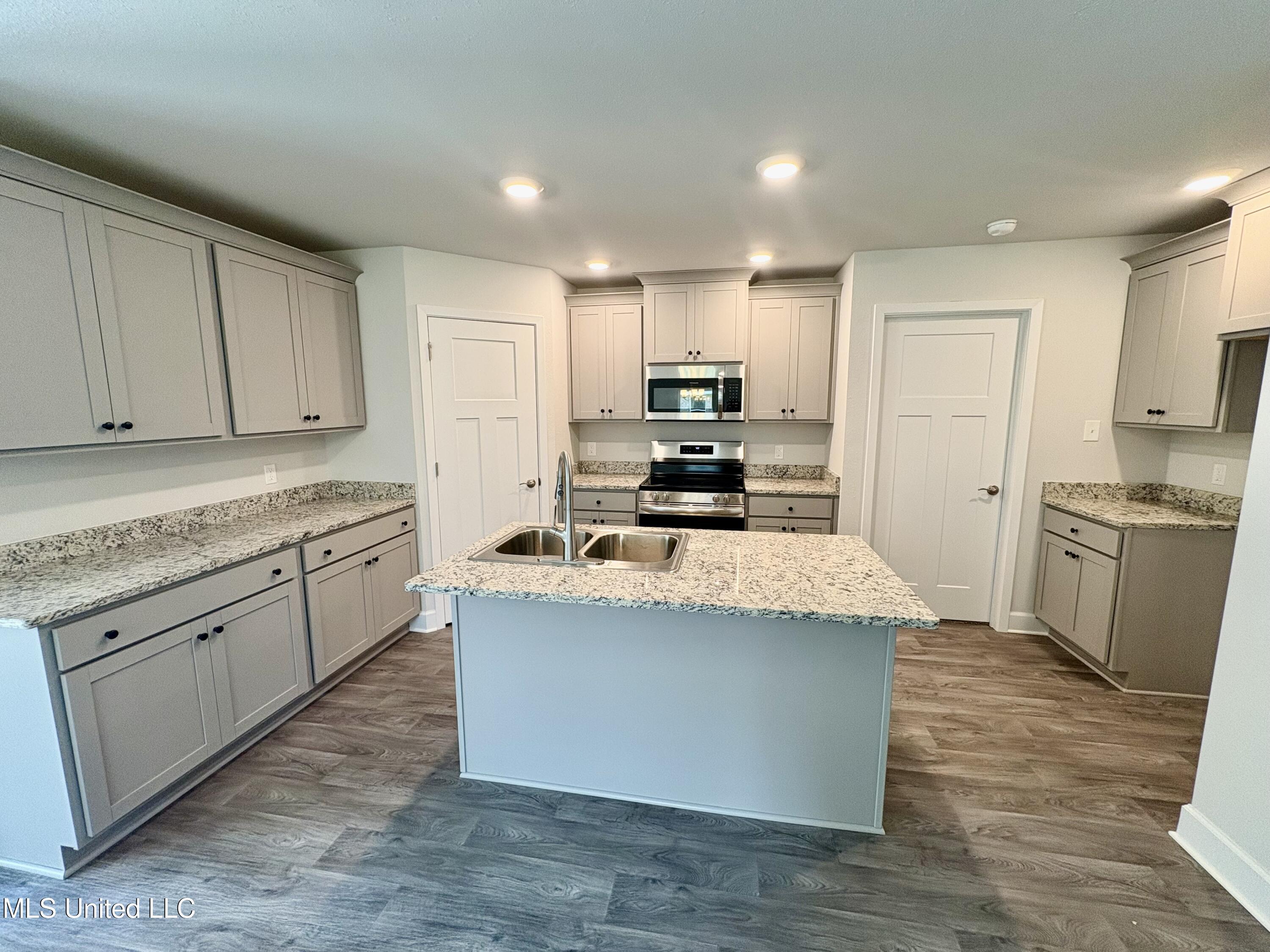 18051 Tiffany Renee Drive Property Photo 4