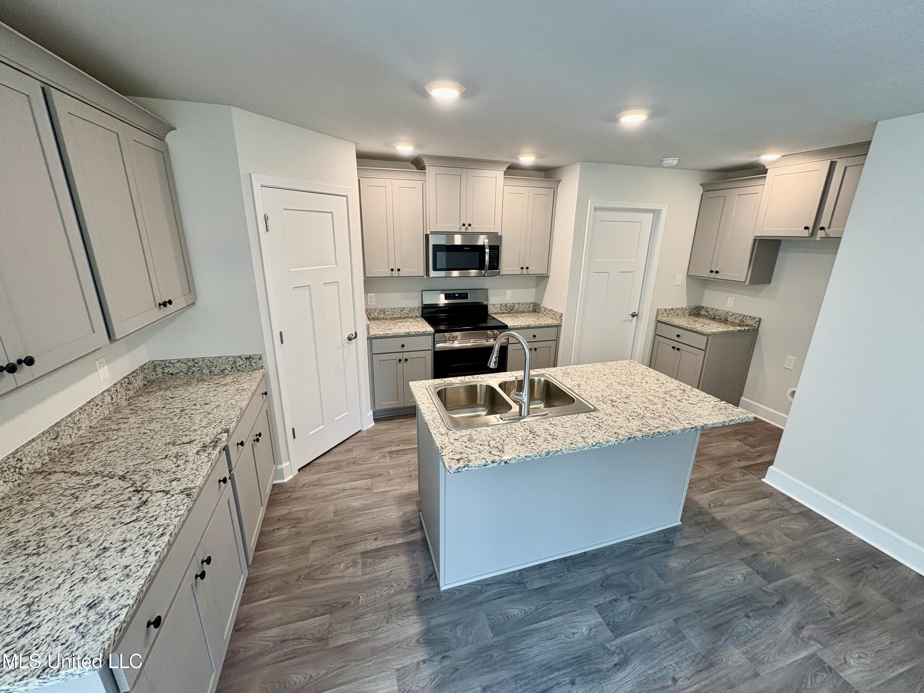 18051 Tiffany Renee Drive Property Photo 5