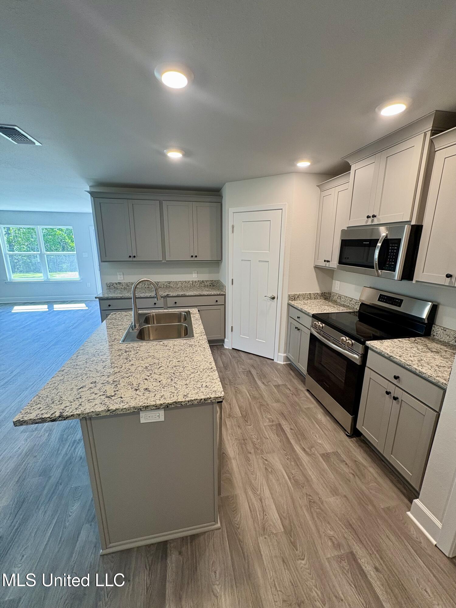 18051 Tiffany Renee Drive Property Photo 6