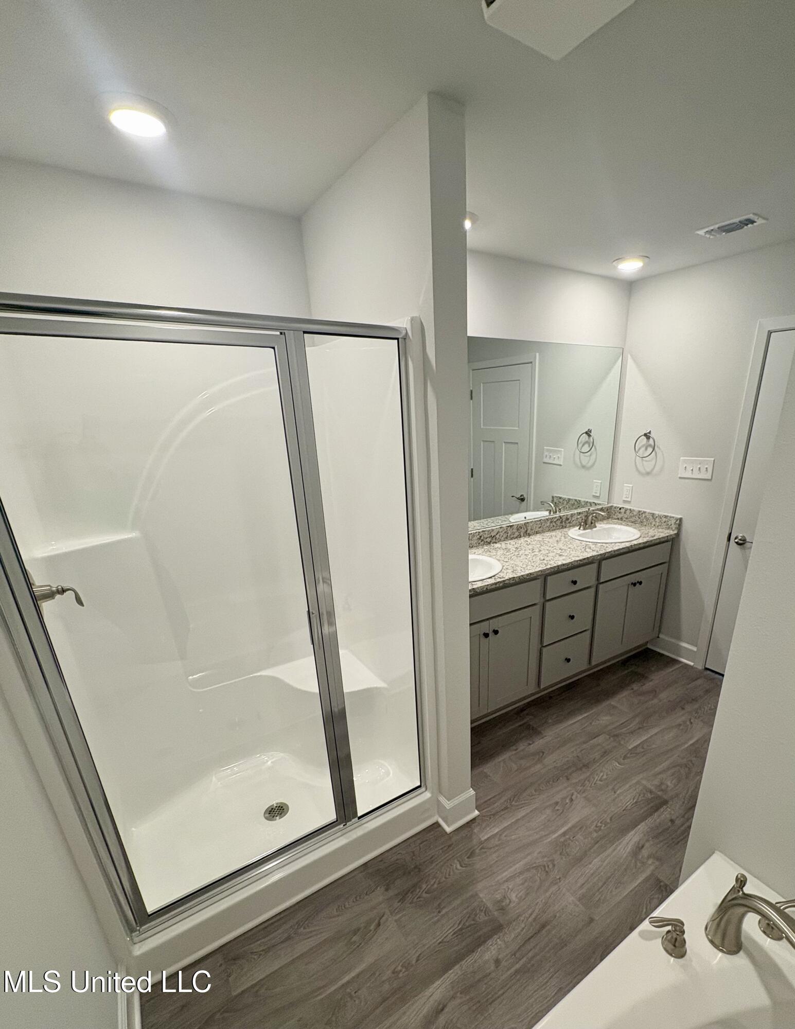 18051 Tiffany Renee Drive Property Photo 20