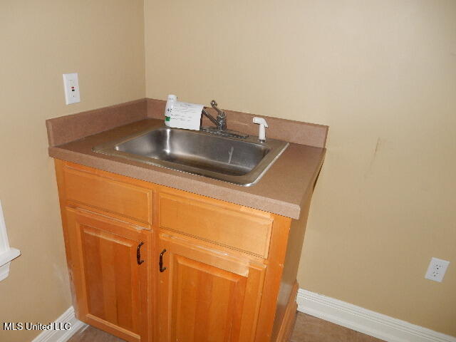 8 Auburn Lane Property Photo 14