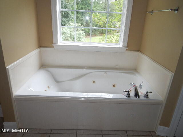 8 Auburn Lane Property Photo 27