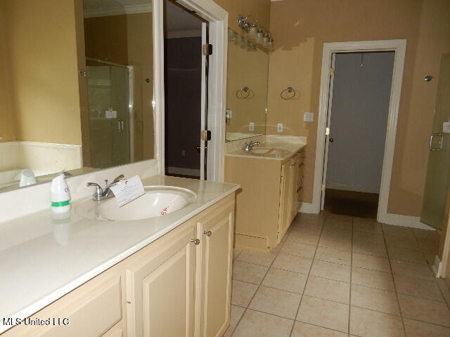 8 Auburn Lane Property Photo 28