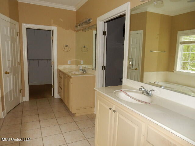 8 Auburn Lane Property Photo 29