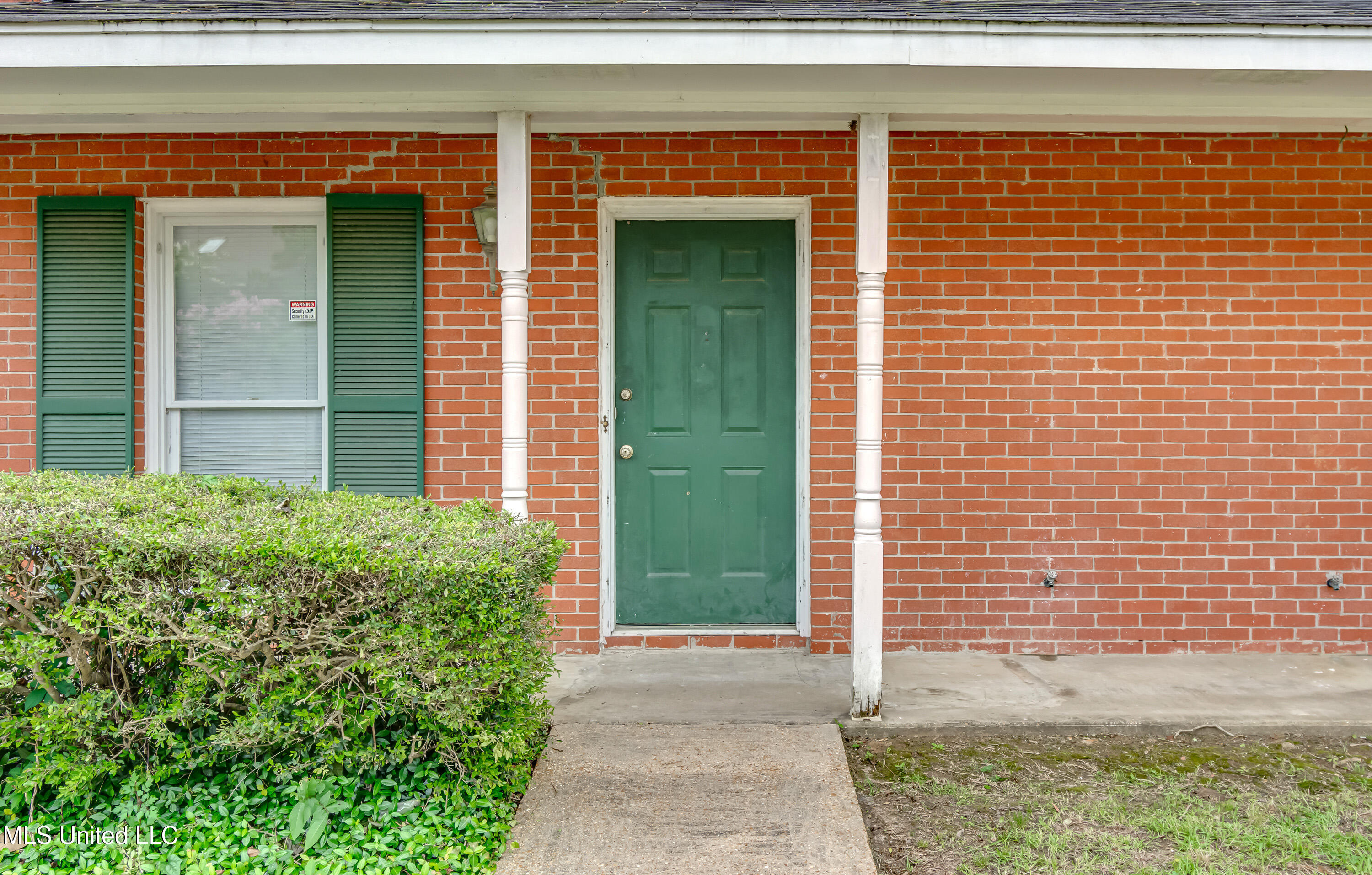 735 Wicklow Place Property Photo 2