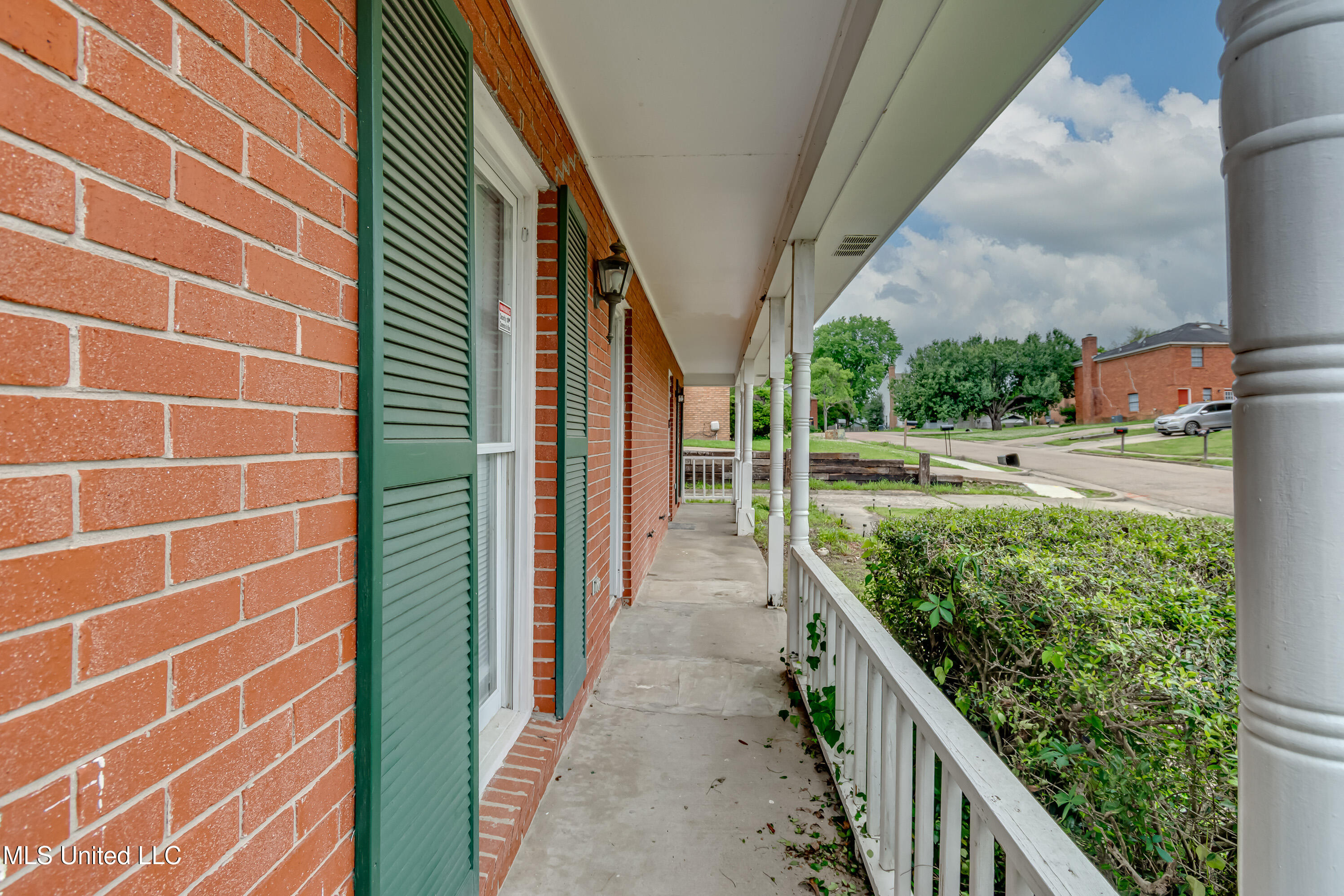 735 Wicklow Place Property Photo 5