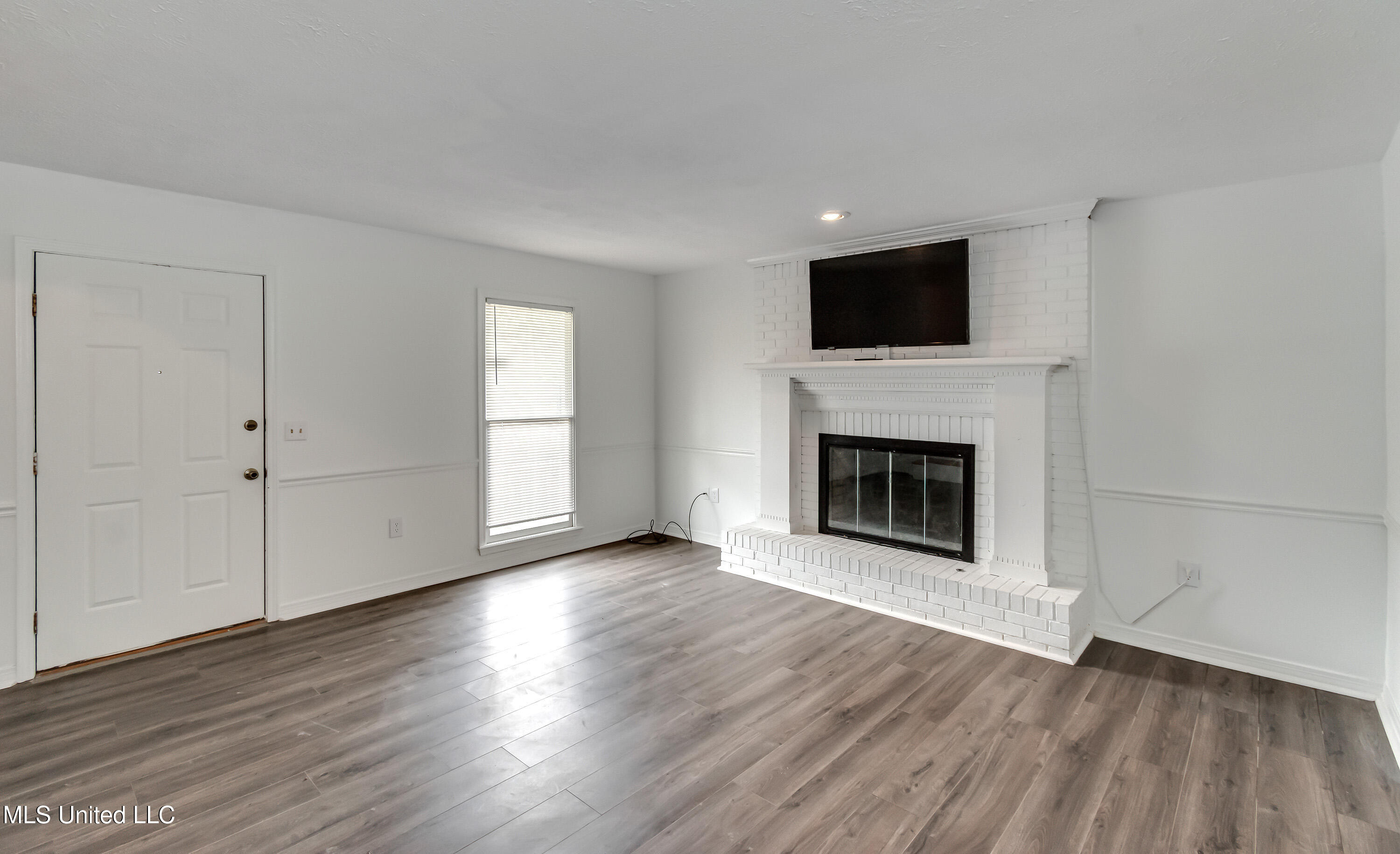 735 Wicklow Place Property Photo 8