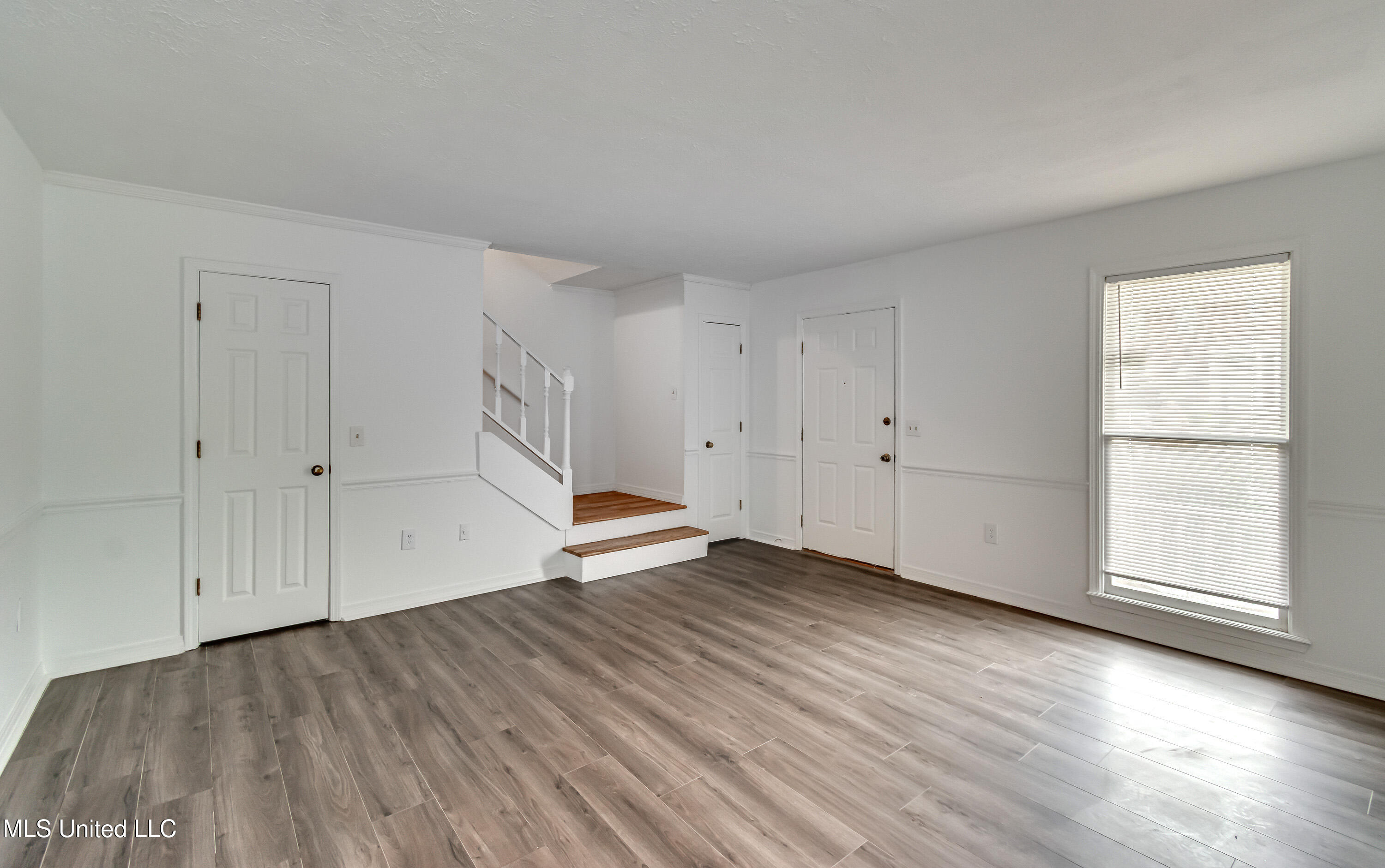 735 Wicklow Place Property Photo 10