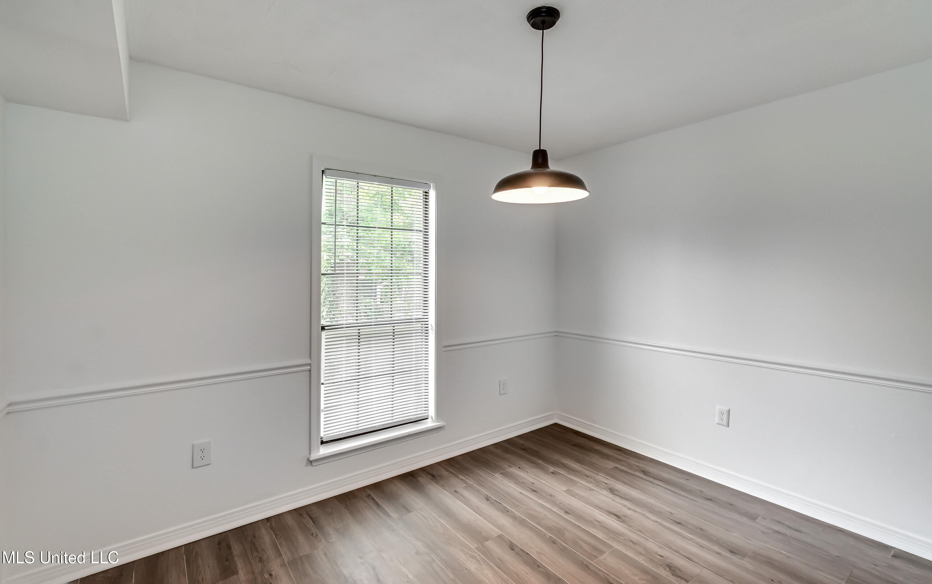 735 Wicklow Place Property Photo 12