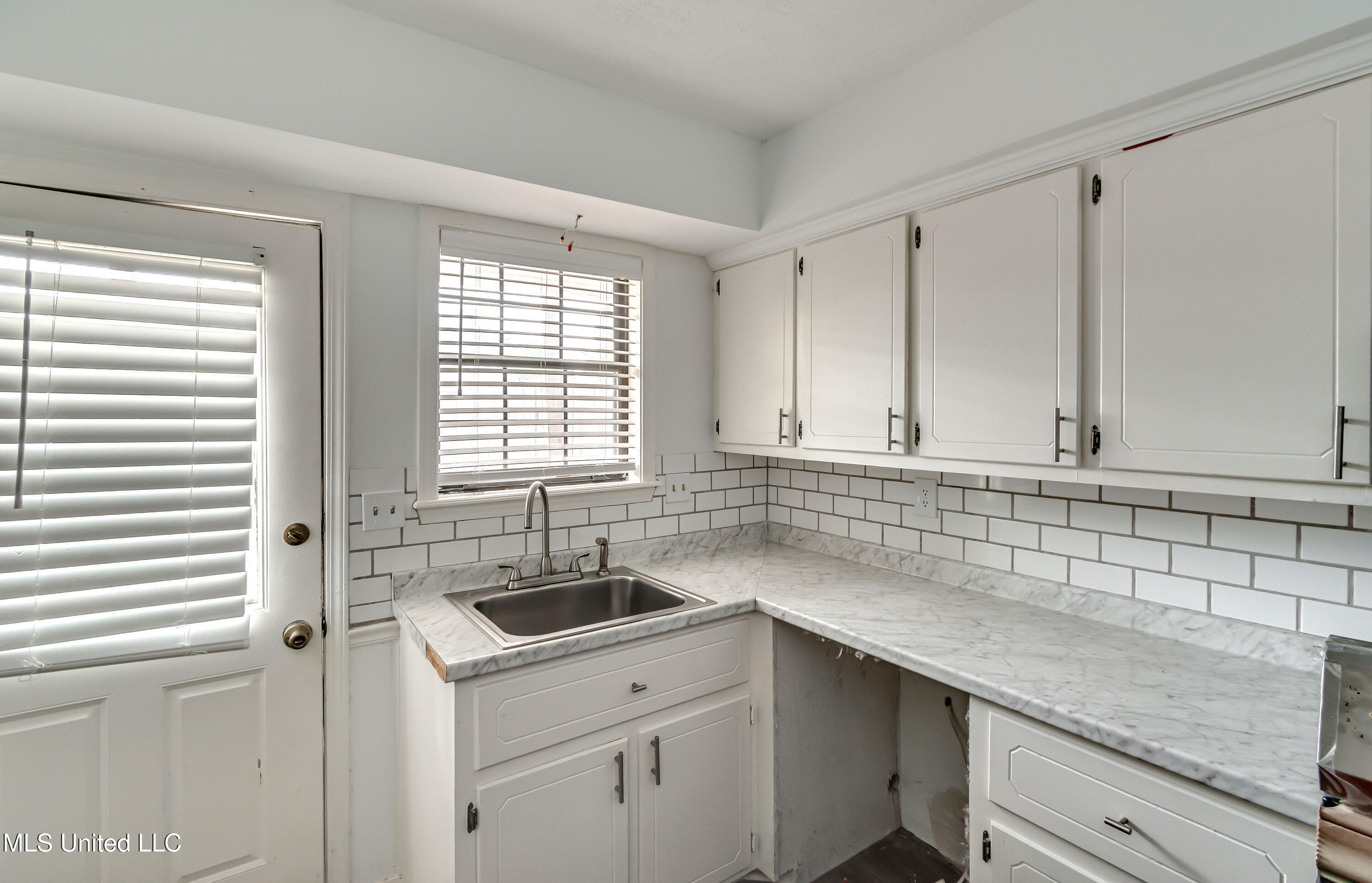 735 Wicklow Place Property Photo 20