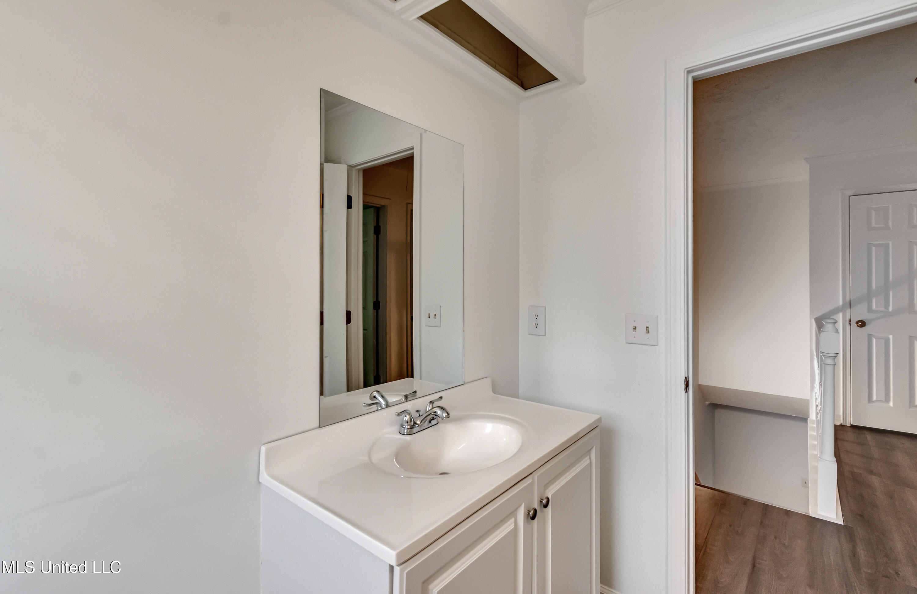 735 Wicklow Place Property Photo 24