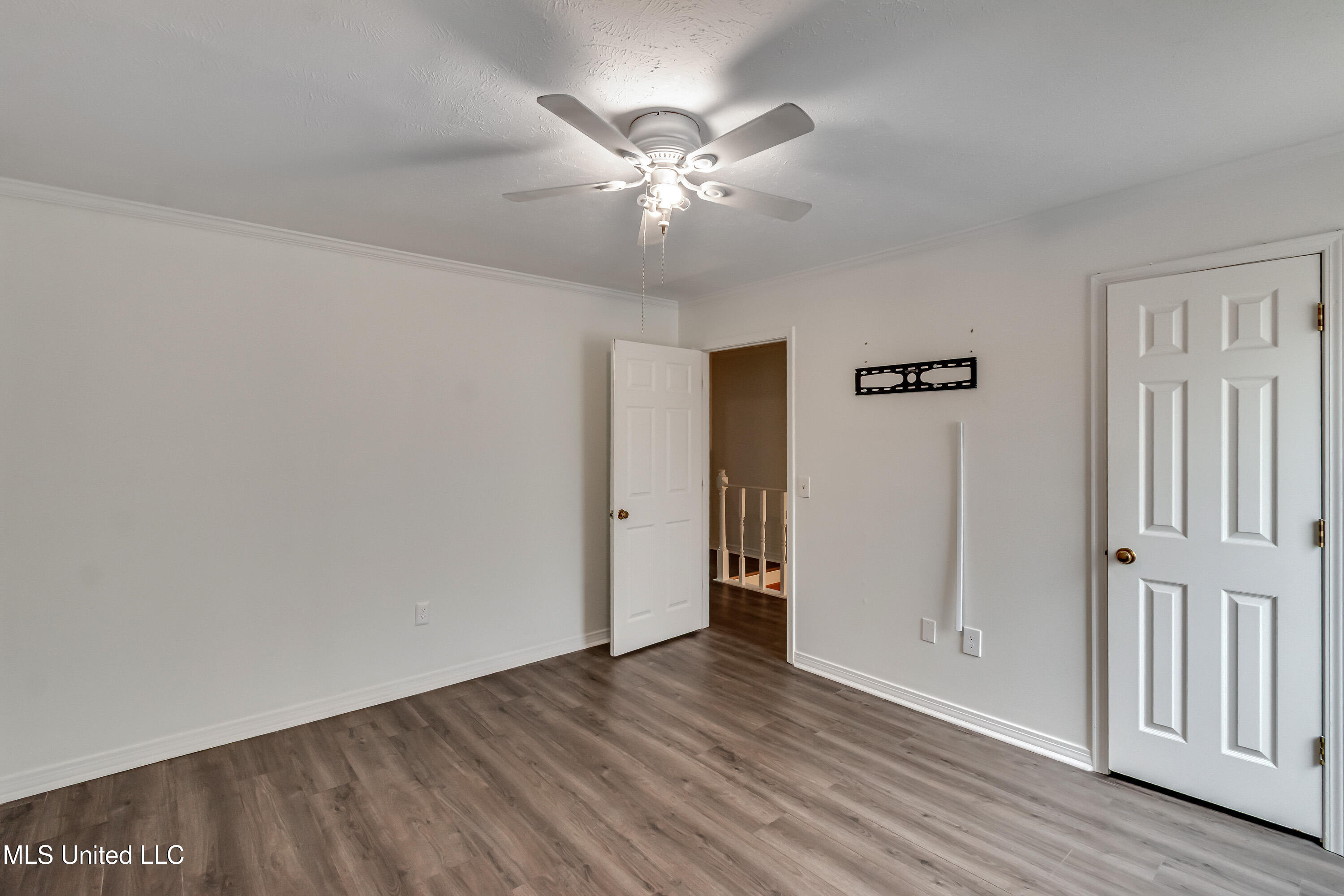 735 Wicklow Place Property Photo 30