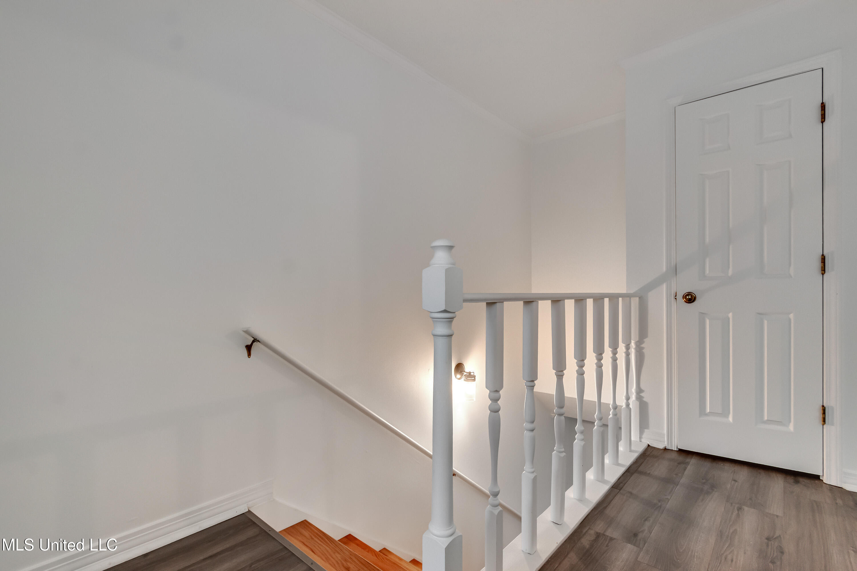 735 Wicklow Place Property Photo 32