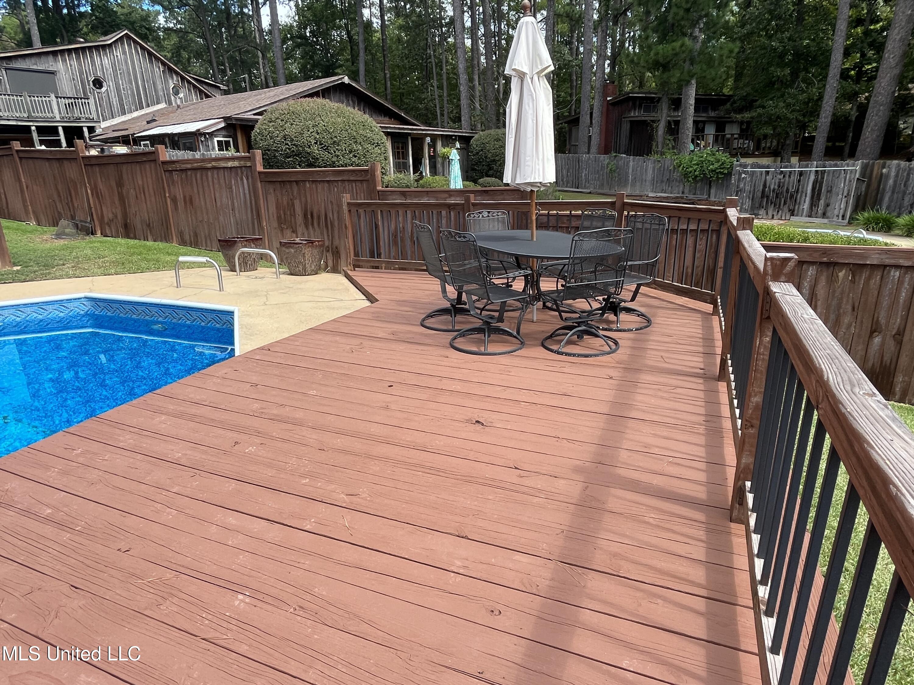 115 Lakeland Drive Property Photo 20