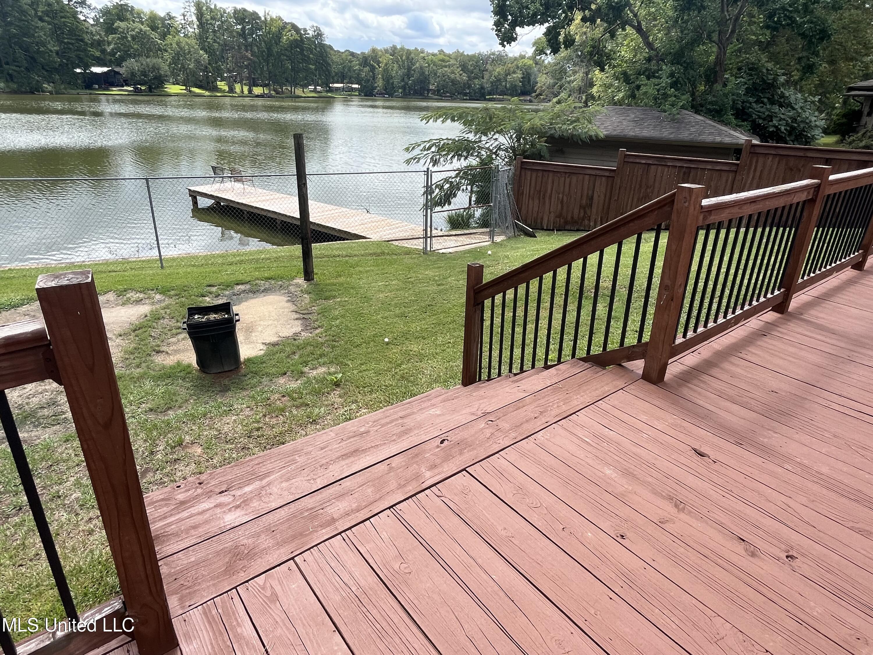 115 Lakeland Drive Property Photo 22