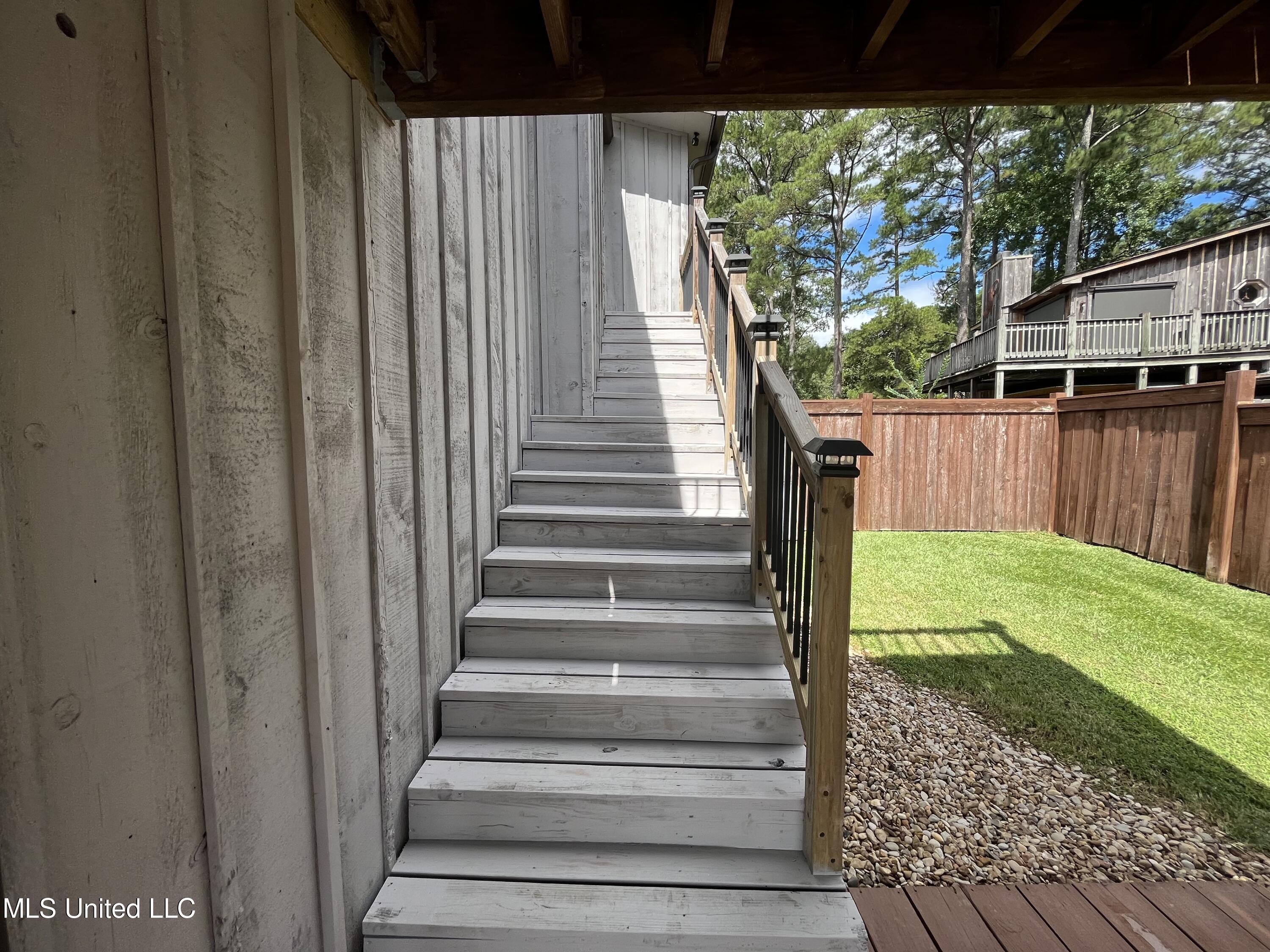 115 Lakeland Drive Property Photo 33