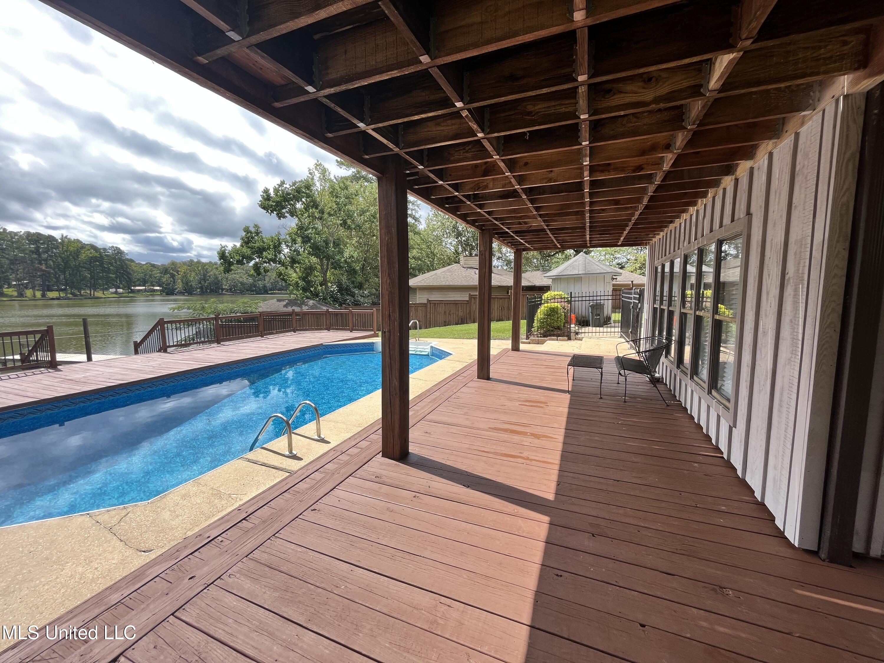 115 Lakeland Drive Property Photo 34