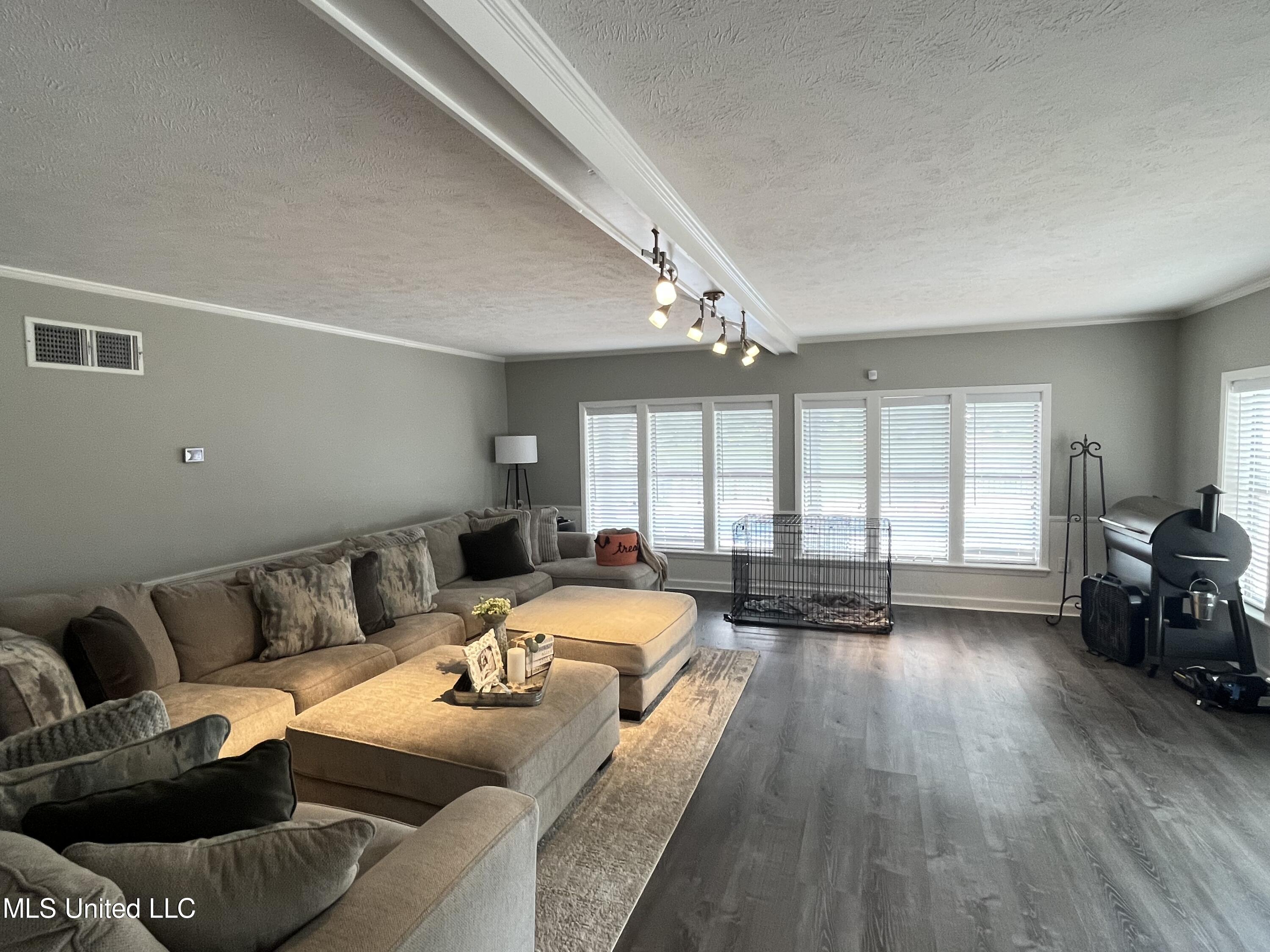 115 Lakeland Drive Property Photo 38