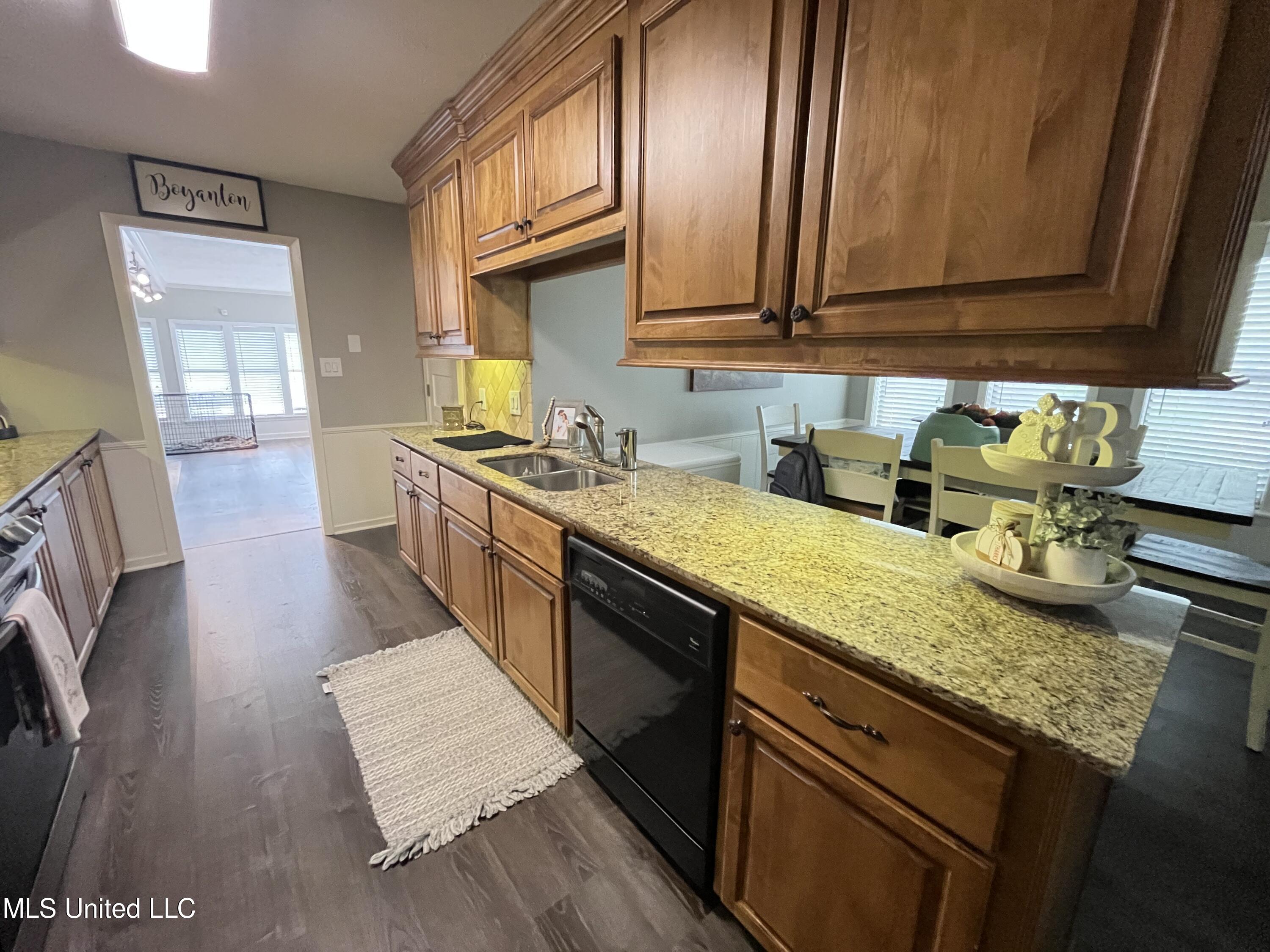 115 Lakeland Drive Property Photo 42