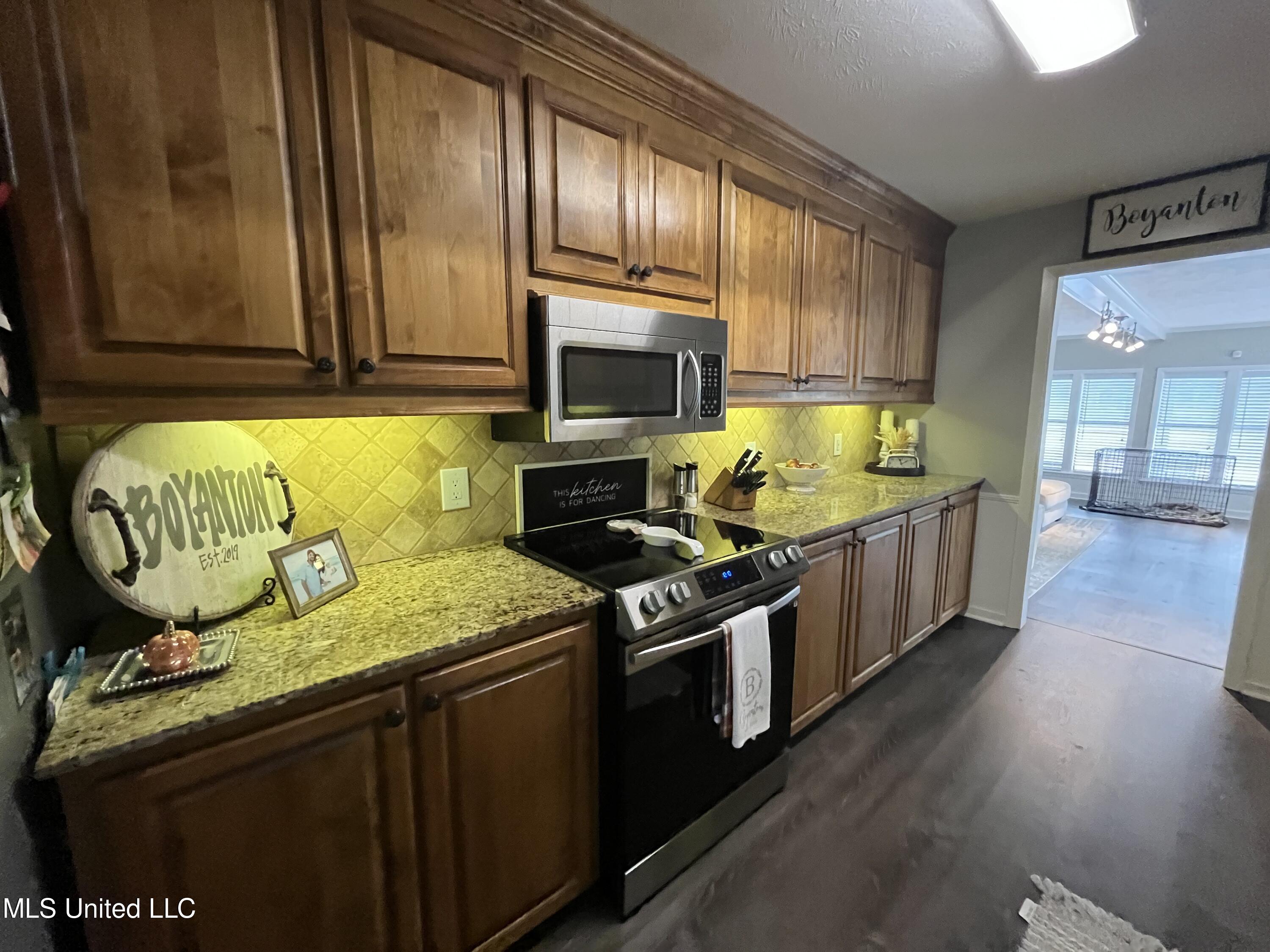 115 Lakeland Drive Property Photo 43