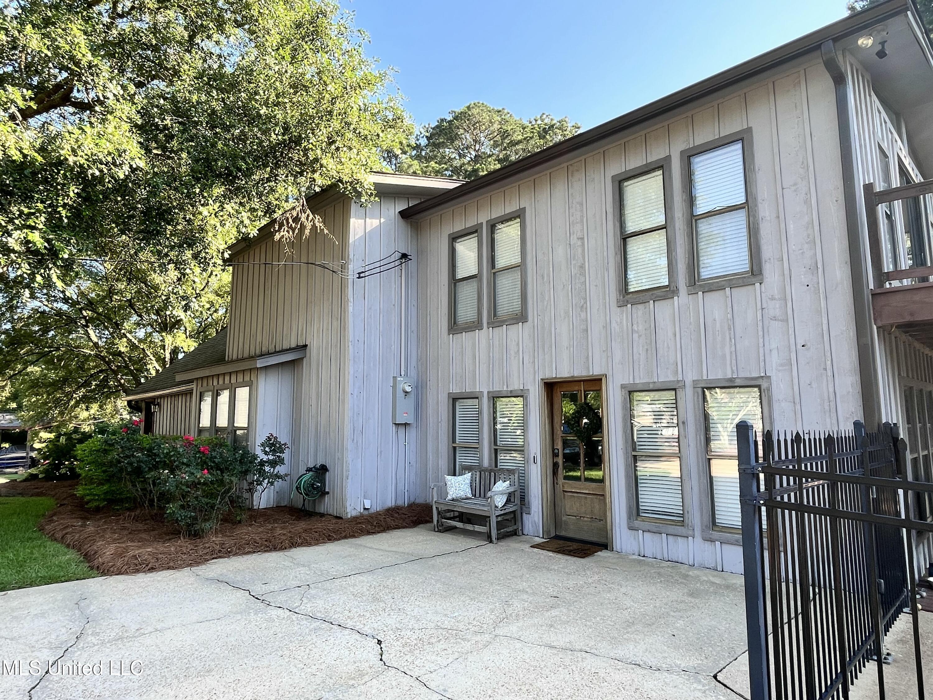 115 Lakeland Drive Property Photo 86