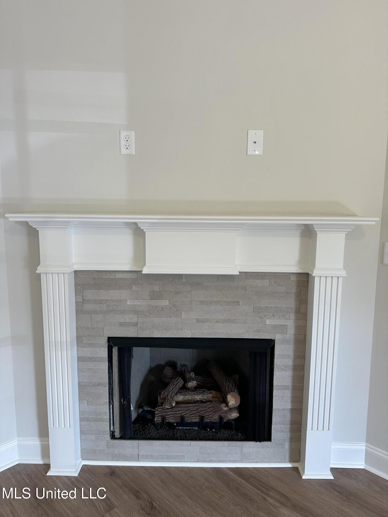 885 Collie Drive Property Photo 10