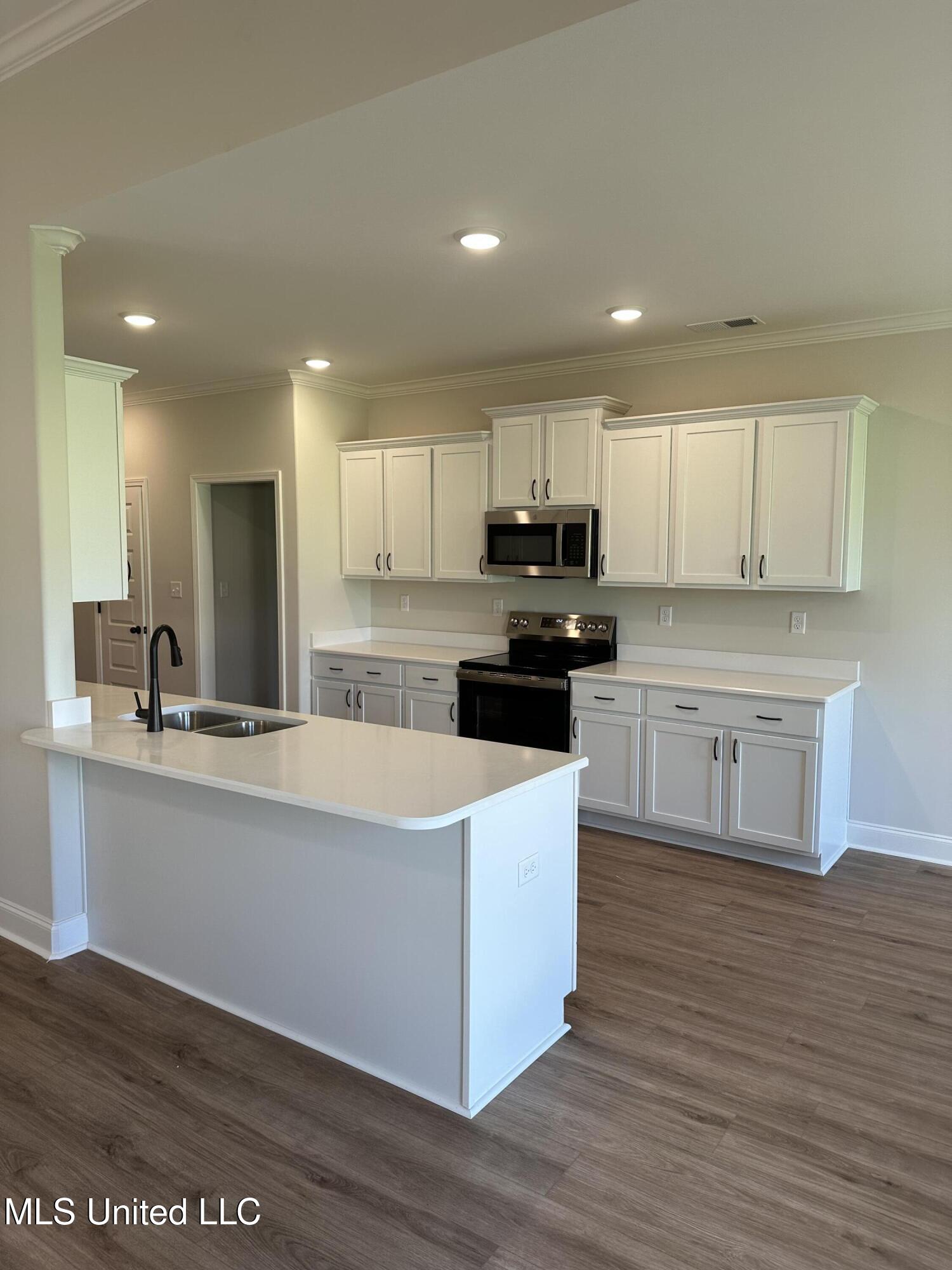 885 Collie Drive Property Photo 11