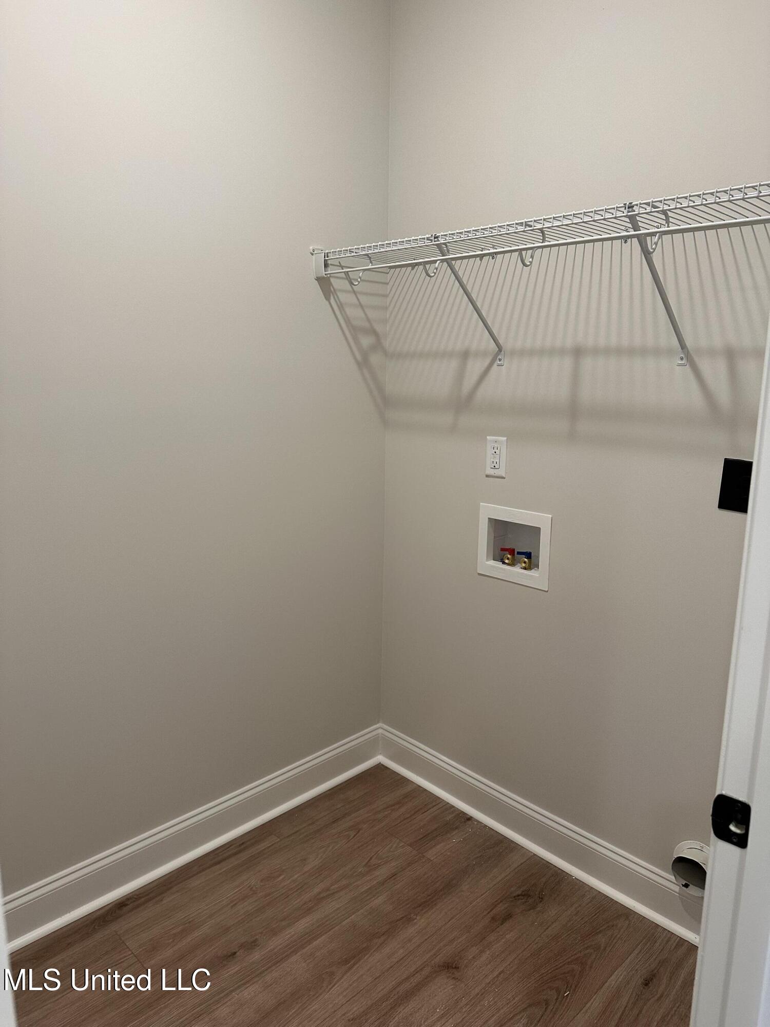 885 Collie Drive Property Photo 12