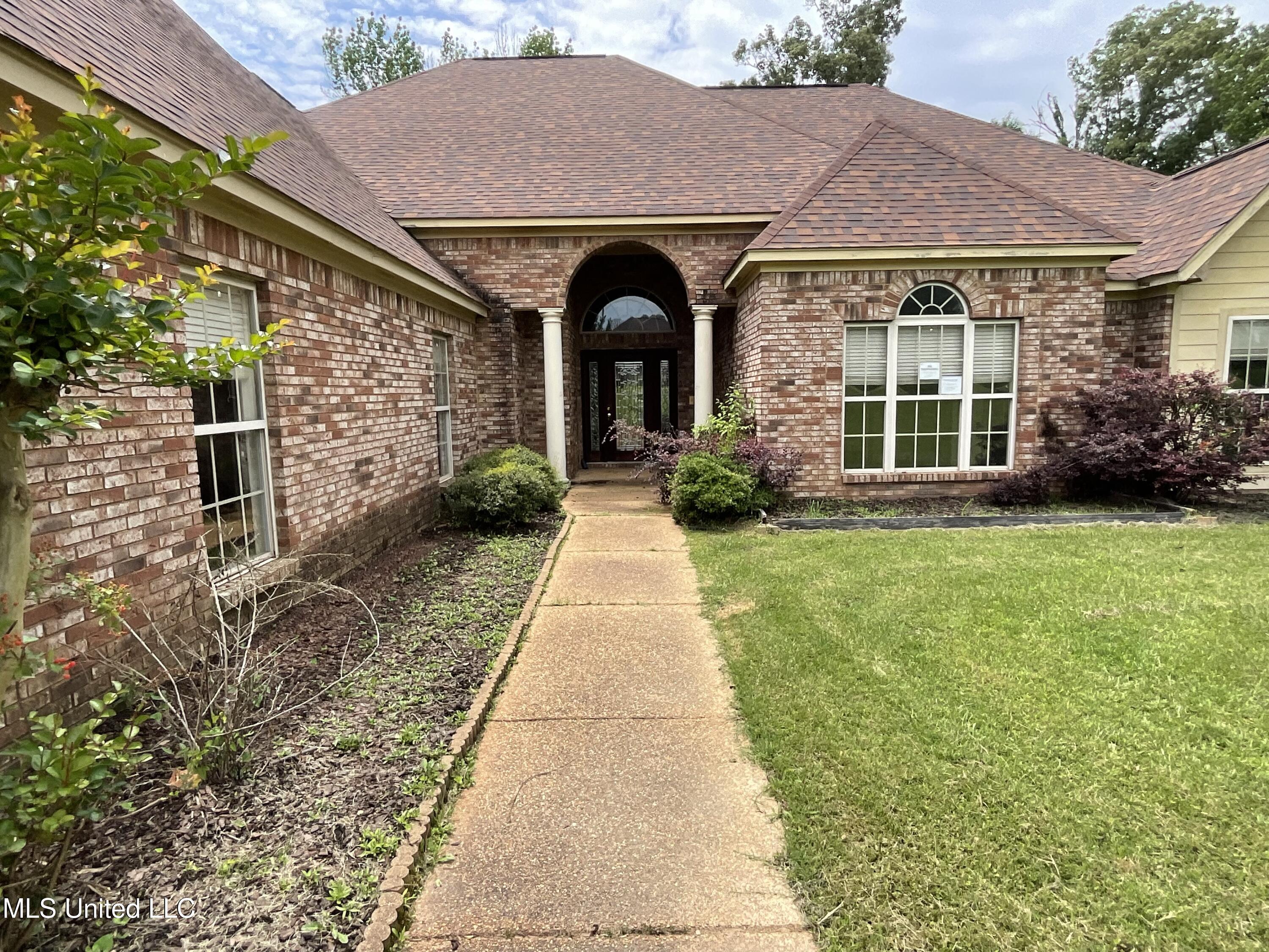 221 Pearlie Owens Drive Property Photo 2
