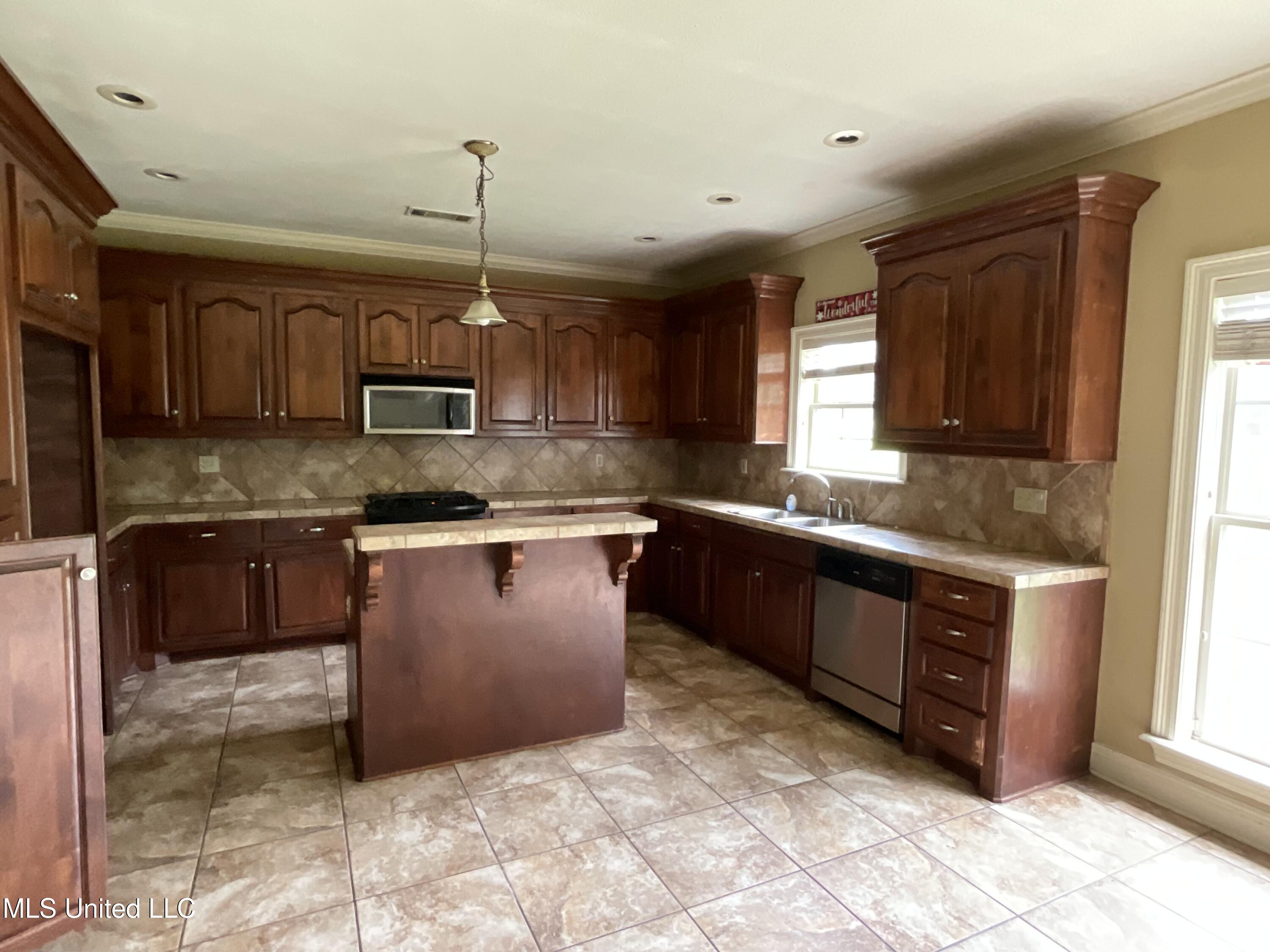 221 Pearlie Owens Drive Property Photo 18