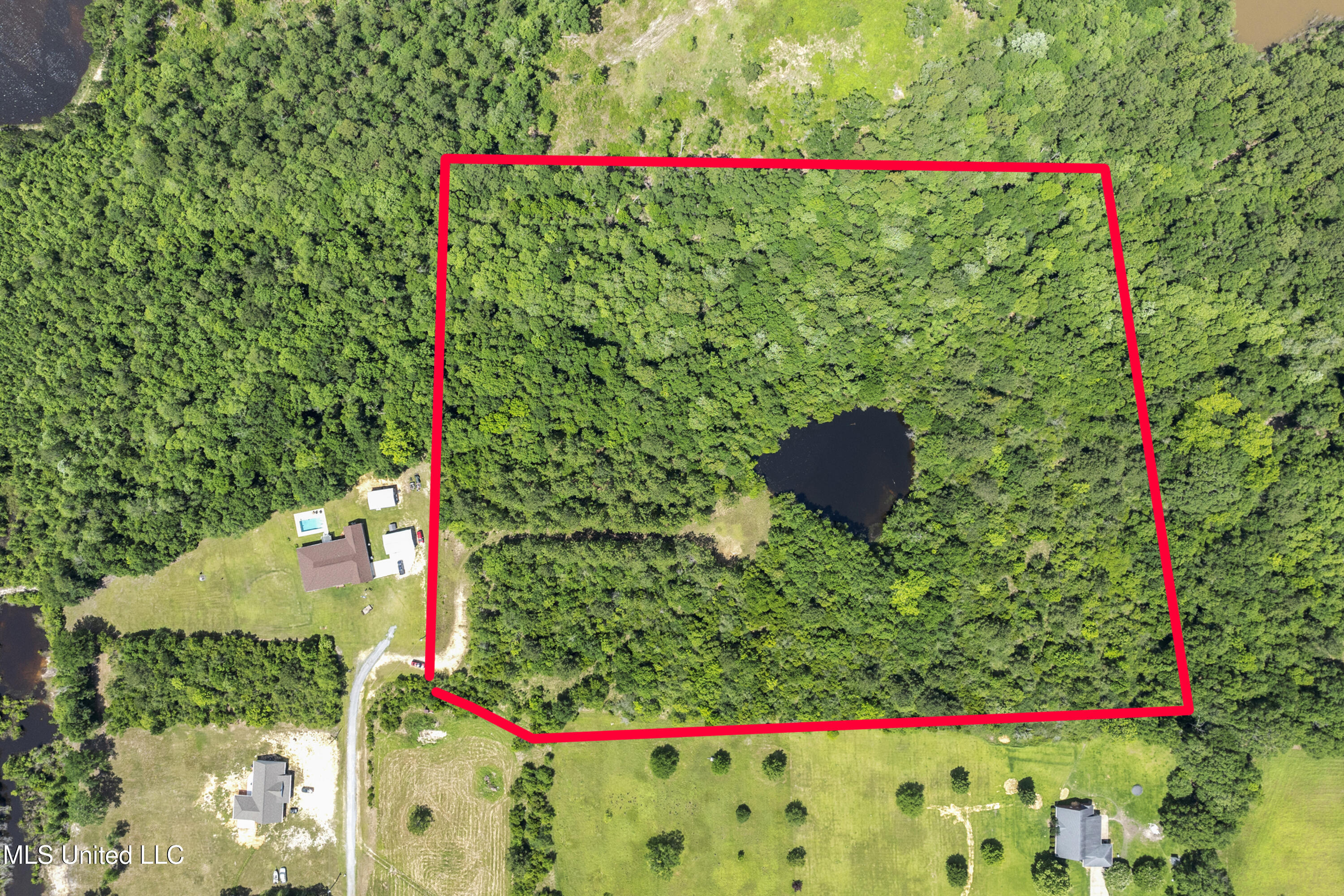 Amberwood Lane Property Photo 1