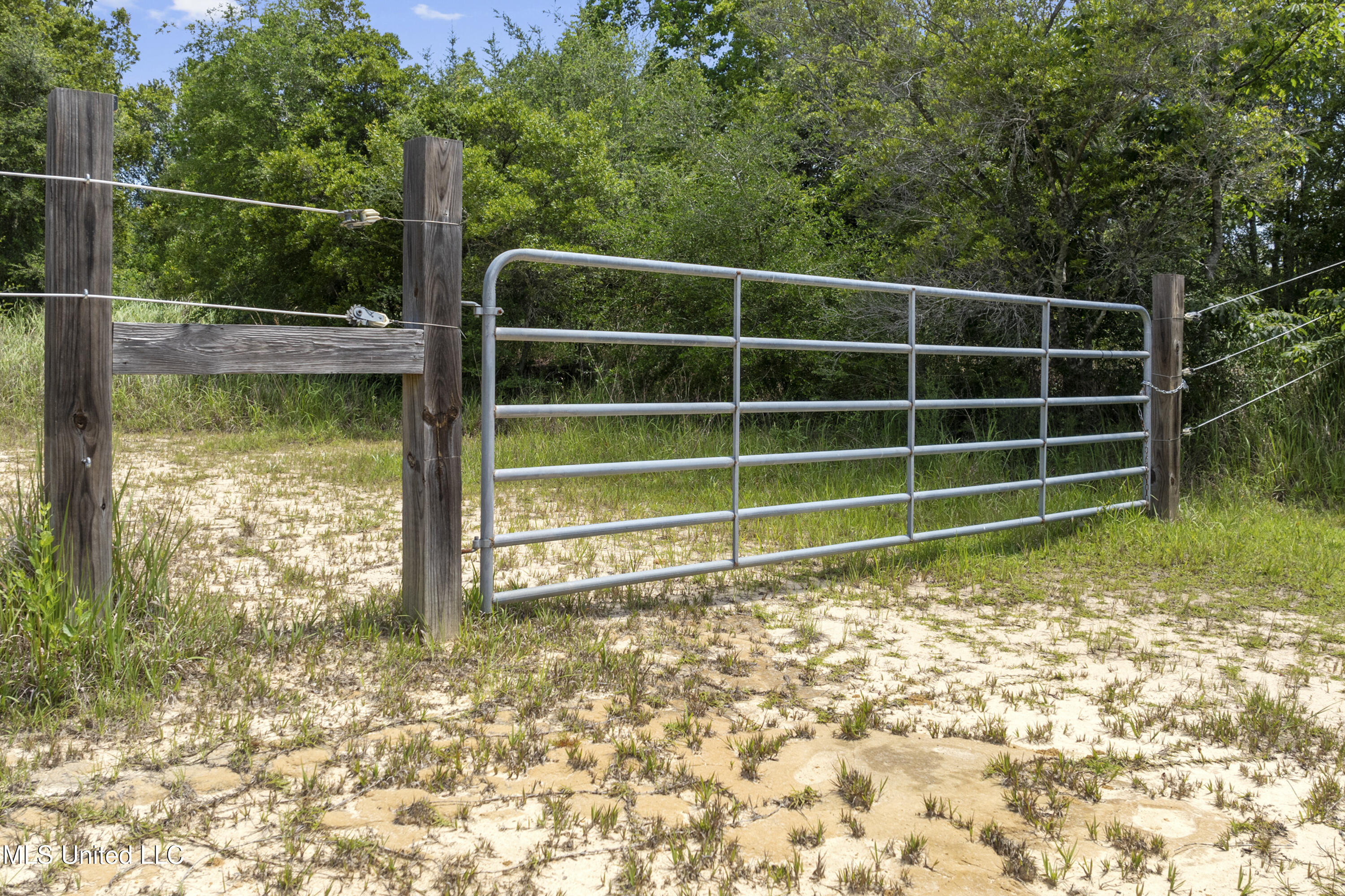 Amberwood Lane Property Photo 2
