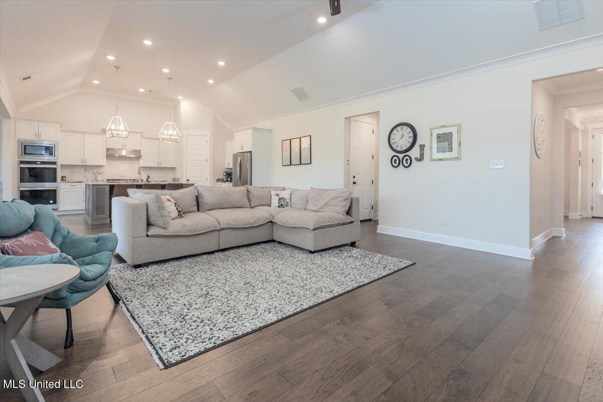 13604 Live Oak Loop Property Photo 5