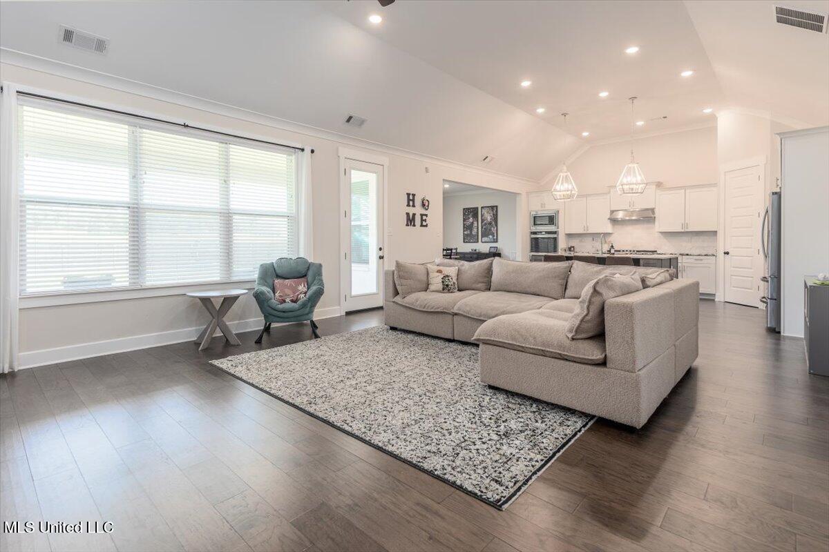 13604 Live Oak Loop Property Photo 7