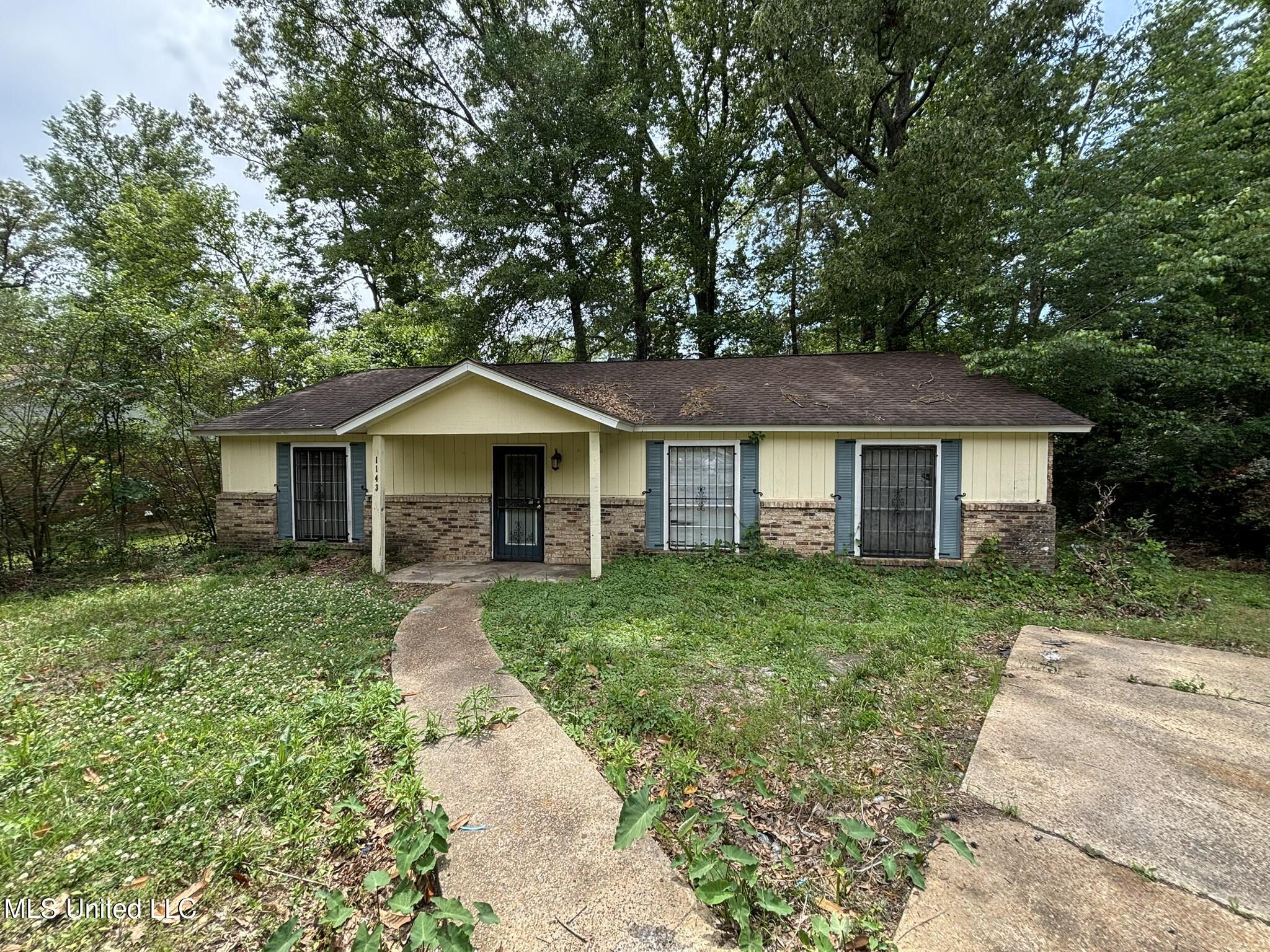 1143 Oak Glen Place Property Photo 1