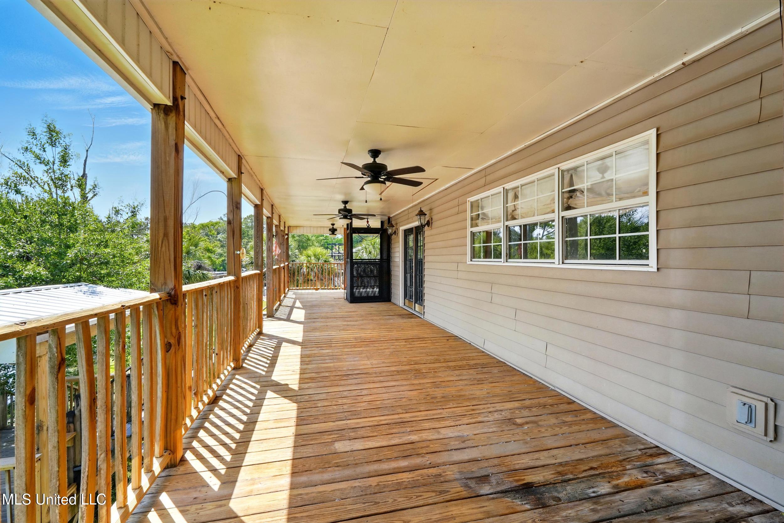 10264 Riverroad Drive Property Photo 10