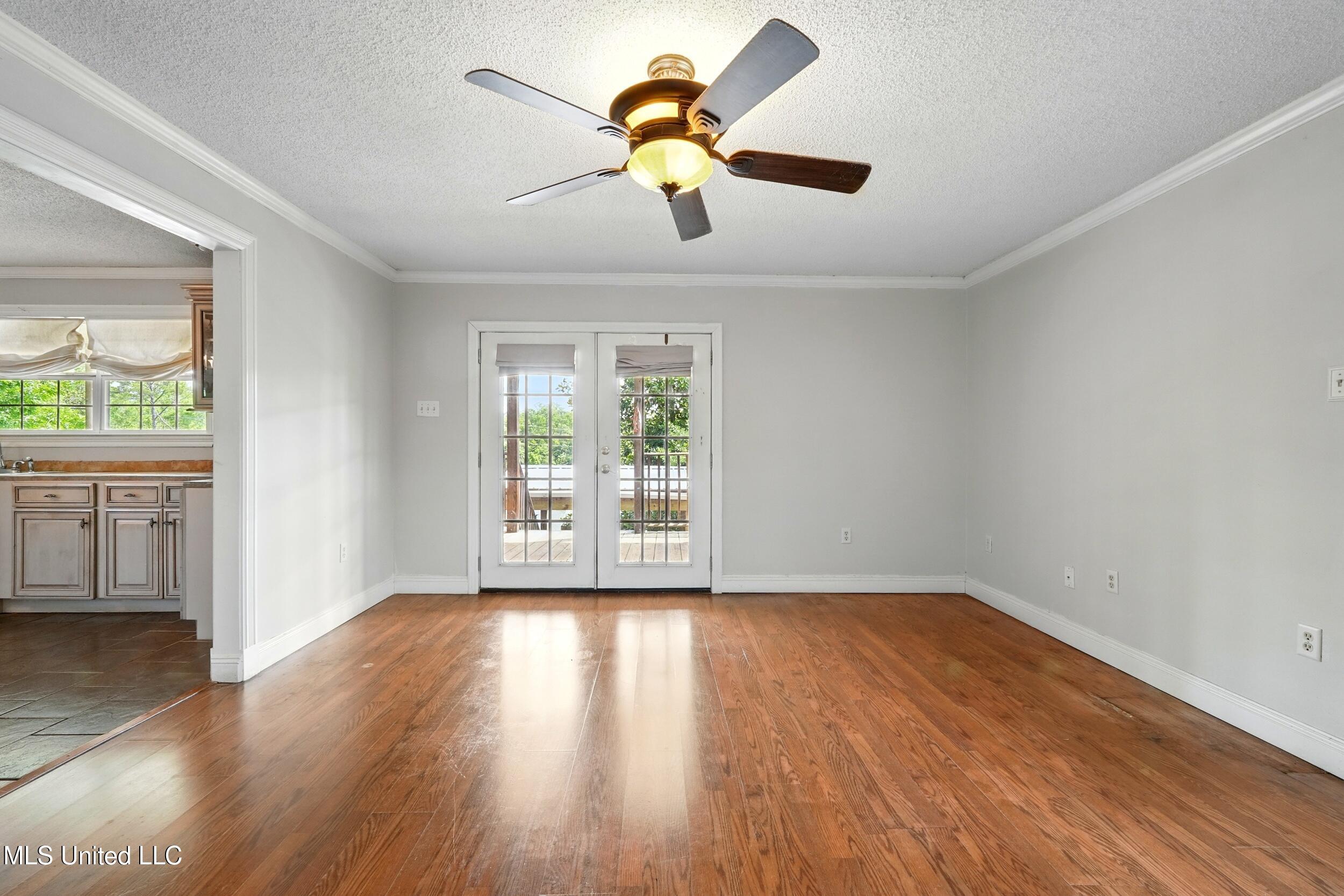 10264 Riverroad Drive Property Photo 14