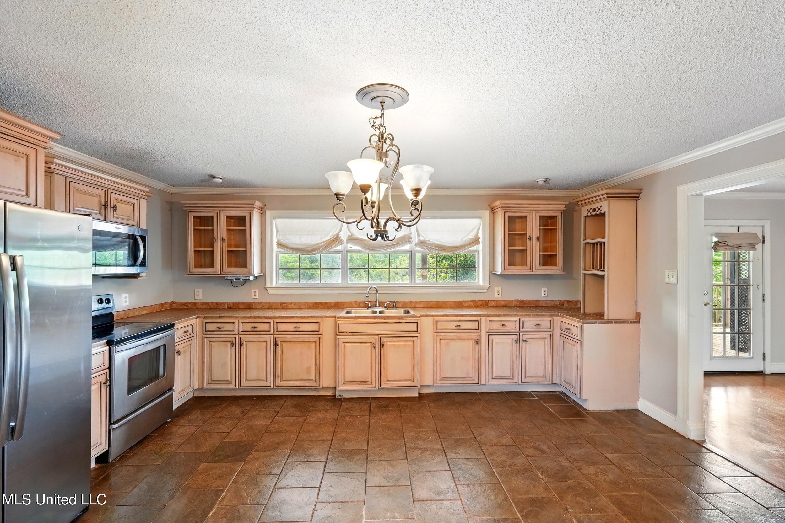 10264 Riverroad Drive Property Photo 16