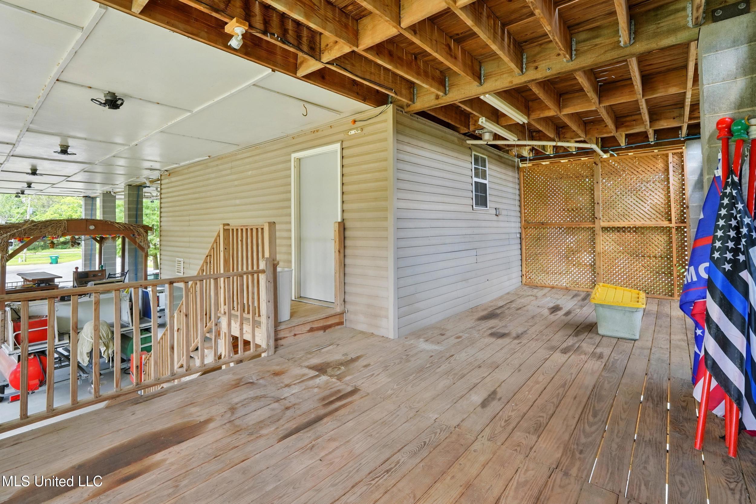 10264 Riverroad Drive Property Photo 43