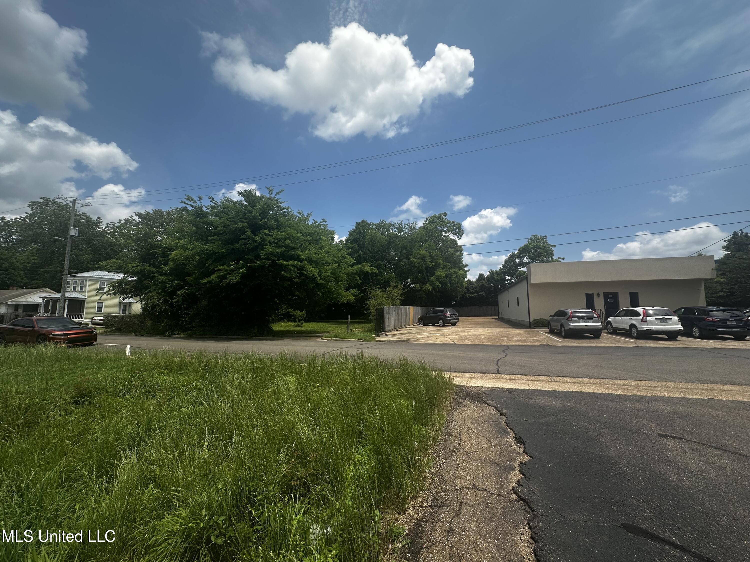 633 Vine Street Property Photo 4