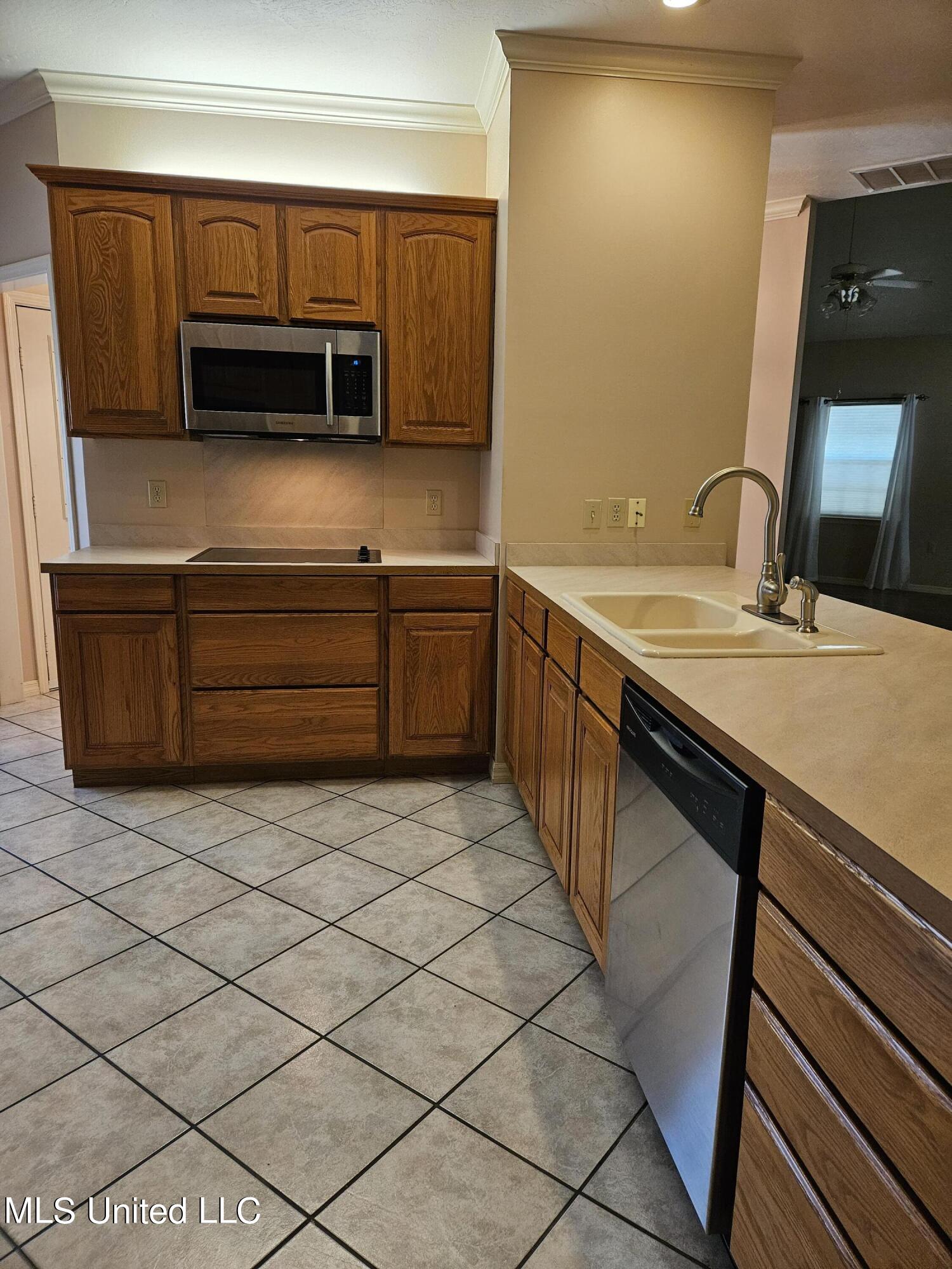74607 N Diamondhead Drive Property Photo 5