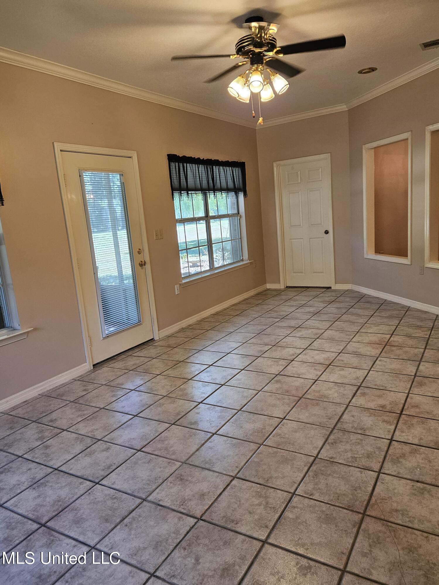 74607 N Diamondhead Drive Property Photo 14