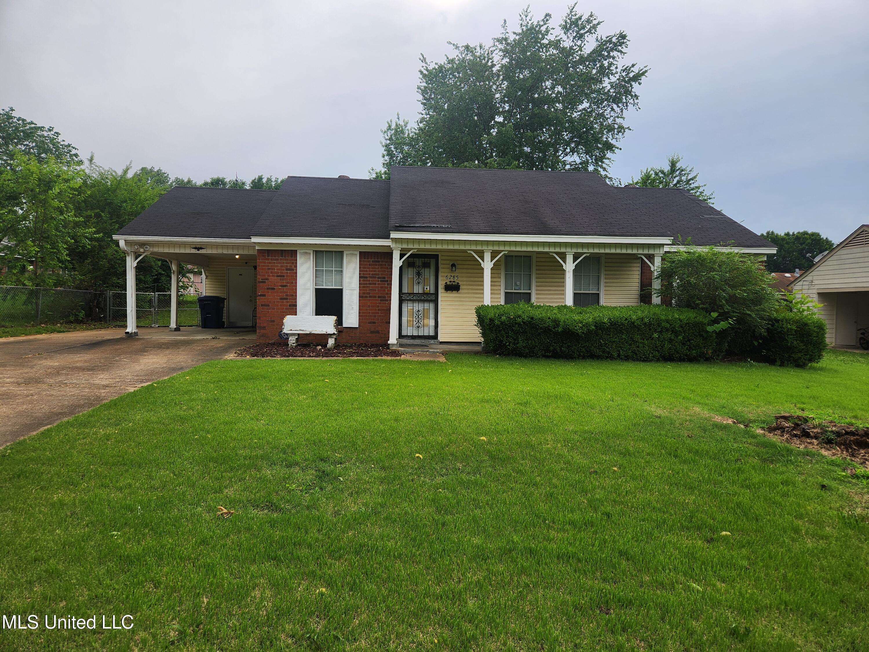 6285 Collinwood Road Property Photo 1