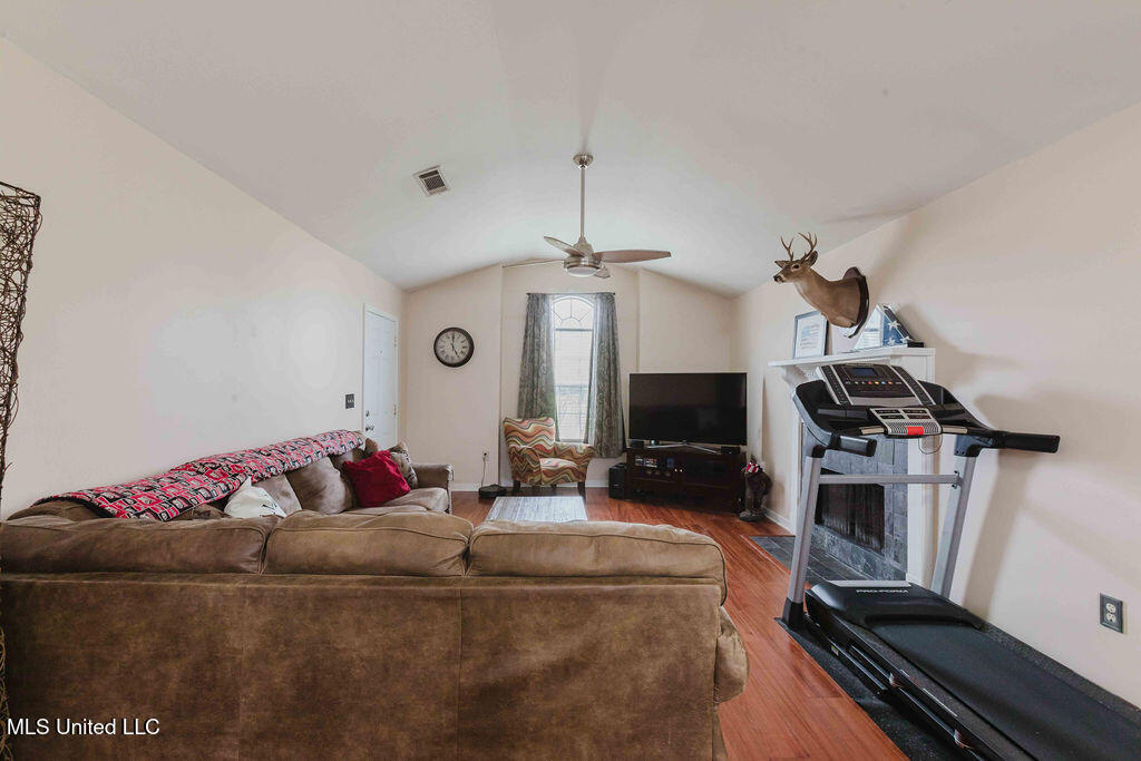 135 Eagle Drive Property Photo 5