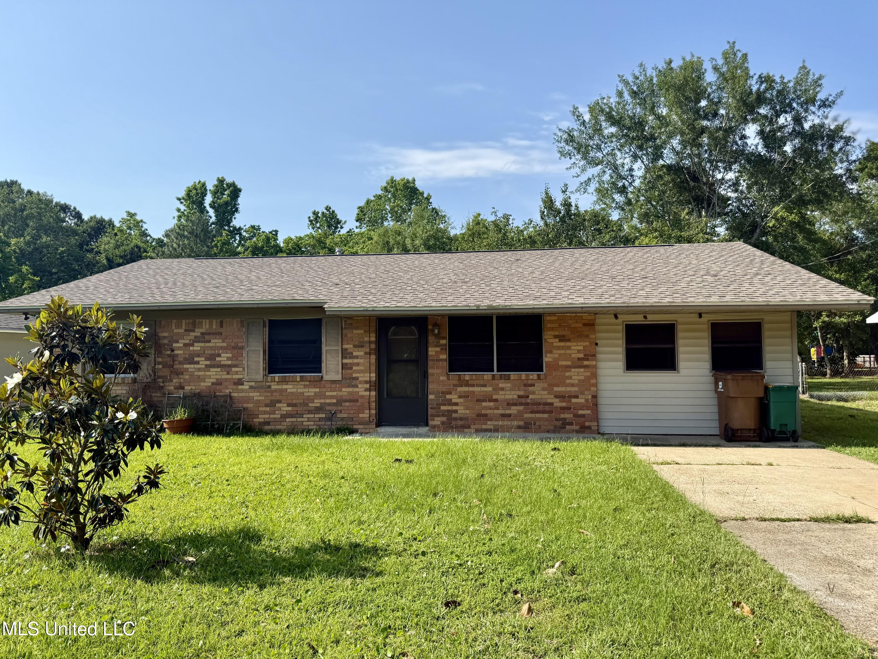 108 Mount Bass Property Photo 1
