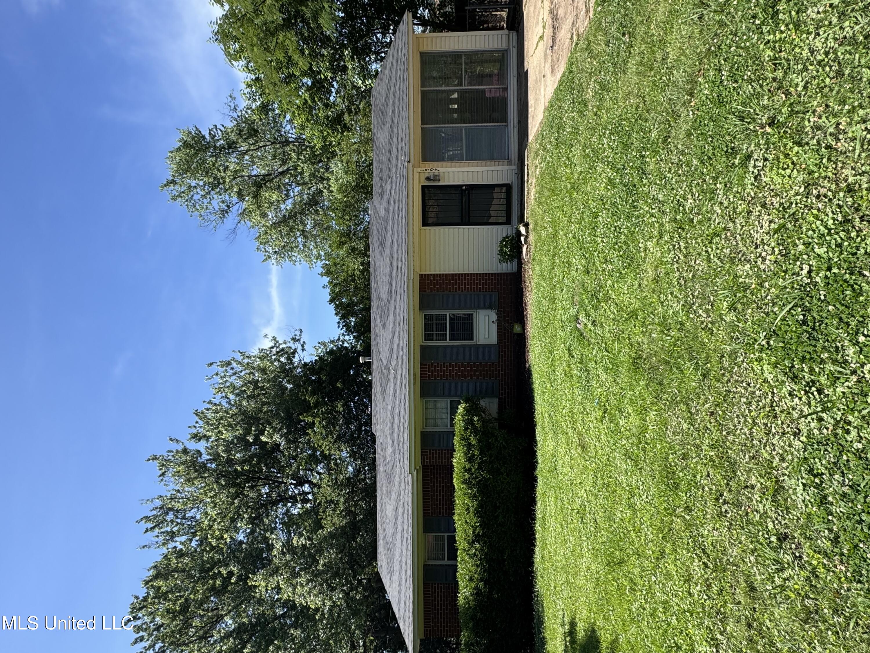 1597 Vicksburg Drive Property Photo 1